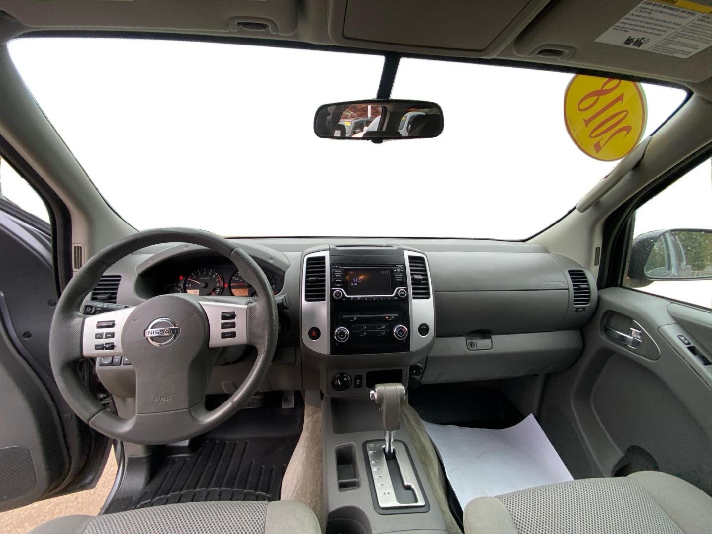 2018 GRAY NISSAN FRONTIER SV (1N6AD0EV4JN) with an 4.0L engine, Automatic transmission, located at 908 SE 14th Street, Des Moines, IA, 50317, (515) 281-0330, 41.580303, -93.597046 - Photo#20