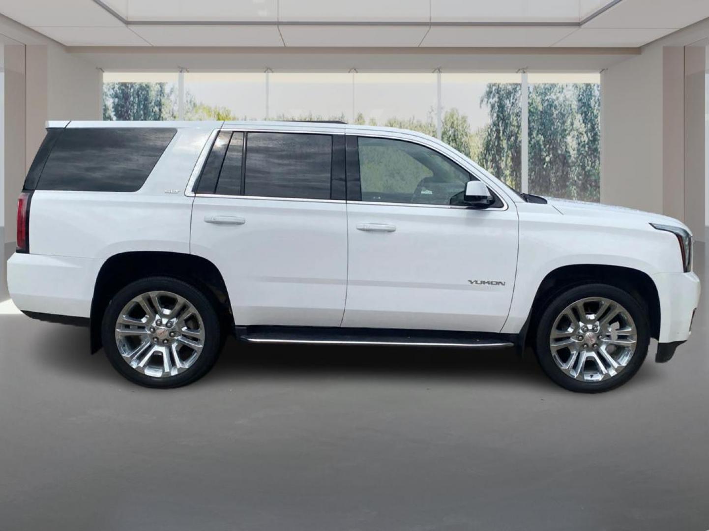 2020 WHITE GMC YUKON SLT (1GKS2BKC8LR) with an 5.3L engine, Automatic transmission, located at 908 SE 14th Street, Des Moines, IA, 50317, (515) 281-0330, 41.580303, -93.597046 - Photo#1