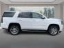 2020 WHITE GMC YUKON SLT (1GKS2BKC8LR) with an 5.3L engine, Automatic transmission, located at 908 SE 14th Street, Des Moines, IA, 50317, (515) 281-0330, 41.580303, -93.597046 - Photo#1