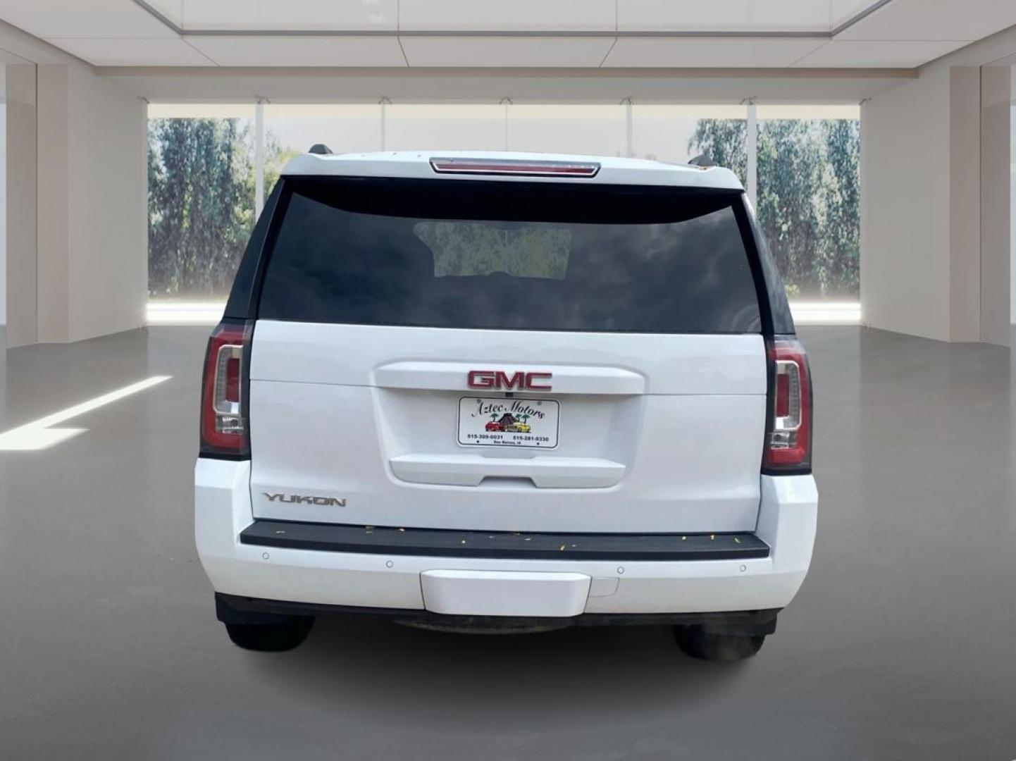 2020 WHITE GMC YUKON SLT (1GKS2BKC8LR) with an 5.3L engine, Automatic transmission, located at 908 SE 14th Street, Des Moines, IA, 50317, (515) 281-0330, 41.580303, -93.597046 - Photo#3