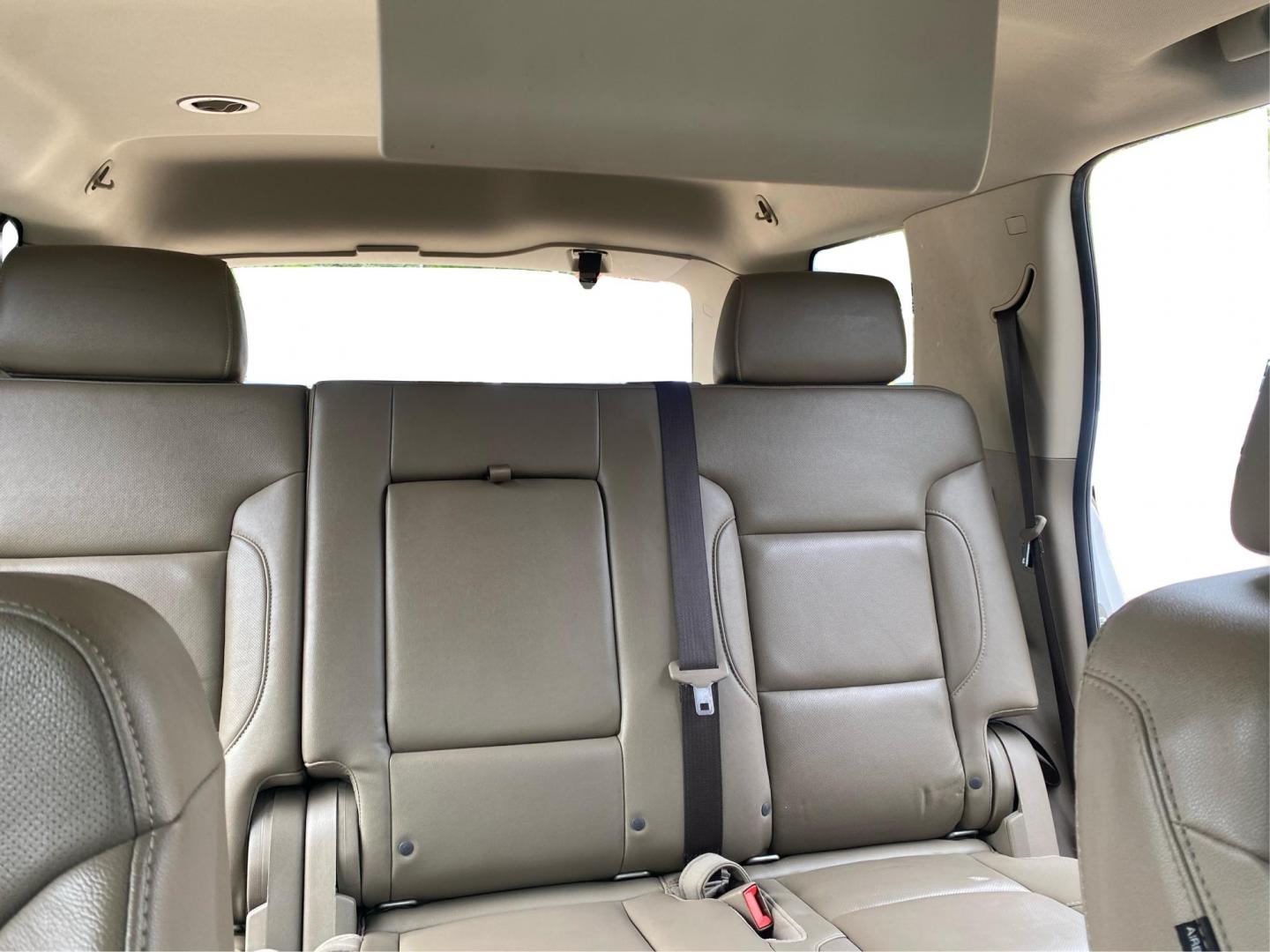 2020 WHITE GMC YUKON SLT (1GKS2BKC8LR) with an 5.3L engine, Automatic transmission, located at 908 SE 14th Street, Des Moines, IA, 50317, (515) 281-0330, 41.580303, -93.597046 - Photo#14