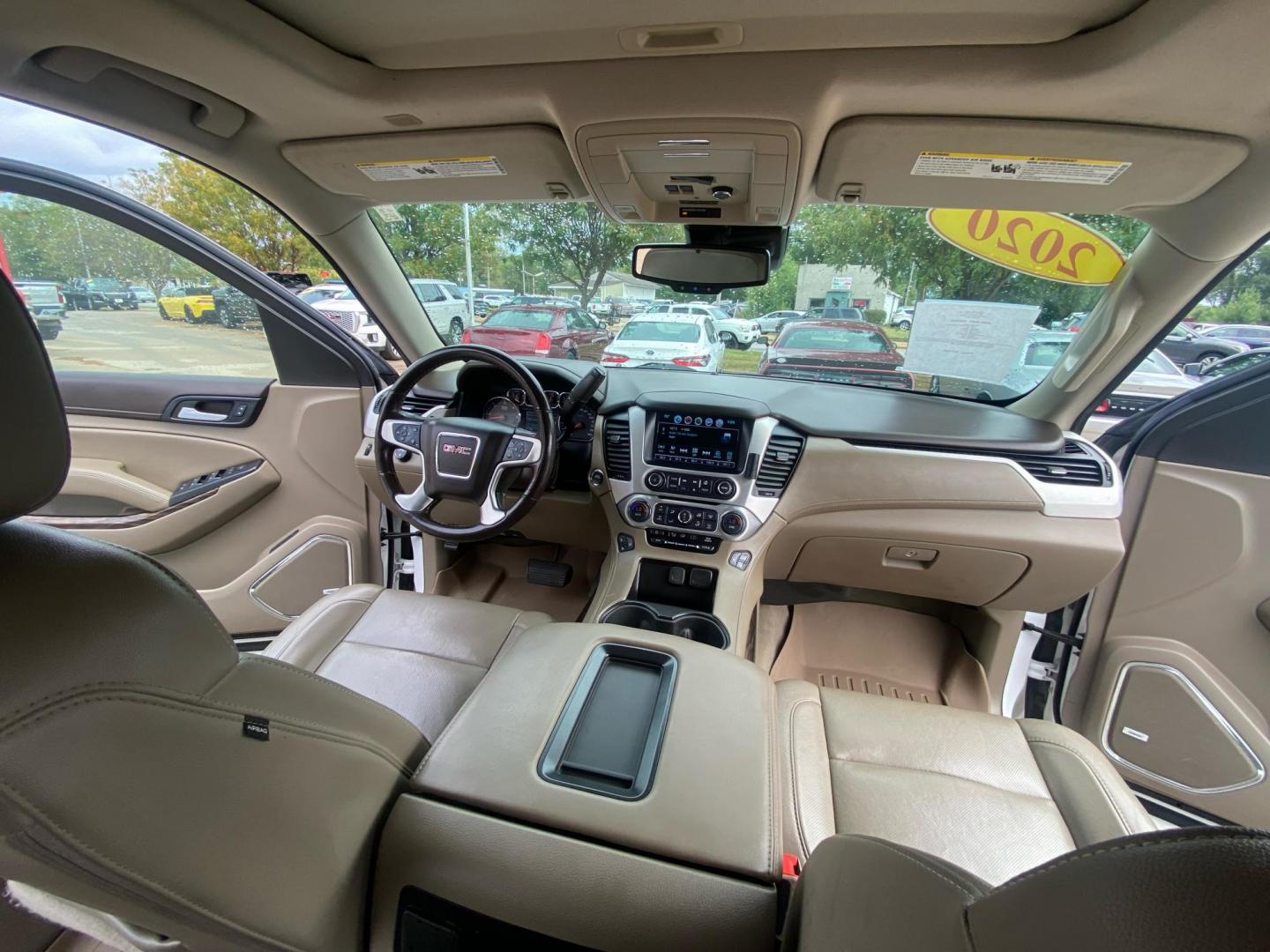 2020 WHITE GMC YUKON SLT (1GKS2BKC8LR) with an 5.3L engine, Automatic transmission, located at 908 SE 14th Street, Des Moines, IA, 50317, (515) 281-0330, 41.580303, -93.597046 - Photo#21