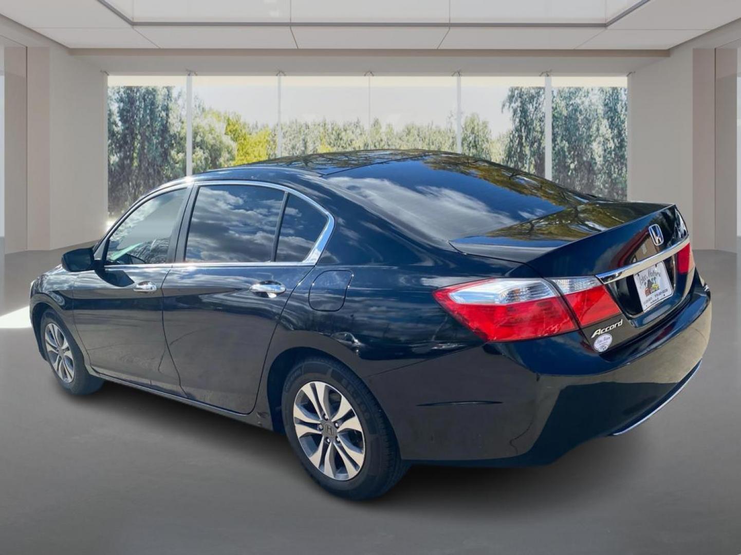 2015 BLACK HONDA ACCORD LX (1HGCR2F35FA) with an 2.4L engine, Continuously Variable transmission, located at 908 SE 14th Street, Des Moines, IA, 50317, (515) 281-0330, 41.580303, -93.597046 - Photo#4