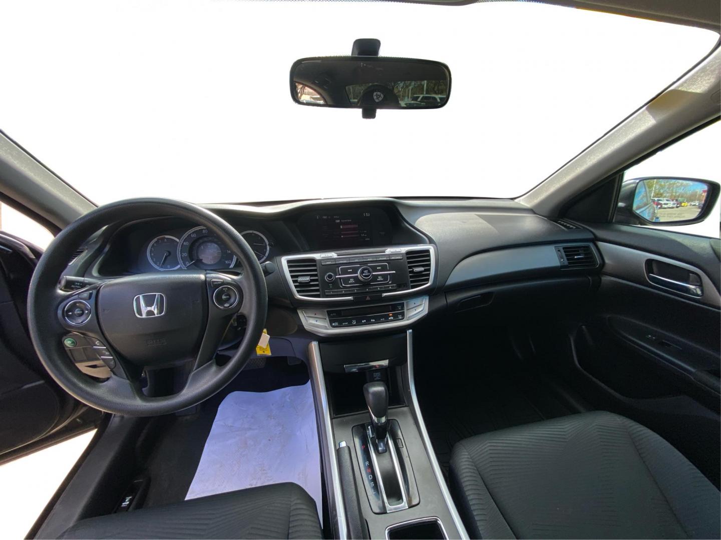 2015 BLACK HONDA ACCORD LX (1HGCR2F35FA) with an 2.4L engine, Continuously Variable transmission, located at 908 SE 14th Street, Des Moines, IA, 50317, (515) 281-0330, 41.580303, -93.597046 - Photo#21