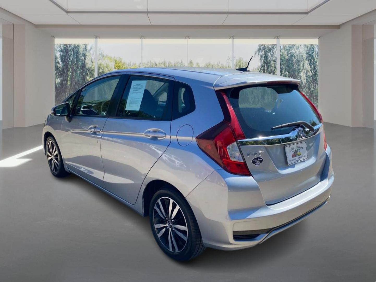 2019 SILVER HONDA FIT EX (3HGGK5H88KM) with an 1.5L engine, Continuously Variable transmission, located at 908 SE 14th Street, Des Moines, IA, 50317, (515) 281-0330, 41.580303, -93.597046 - Photo#4