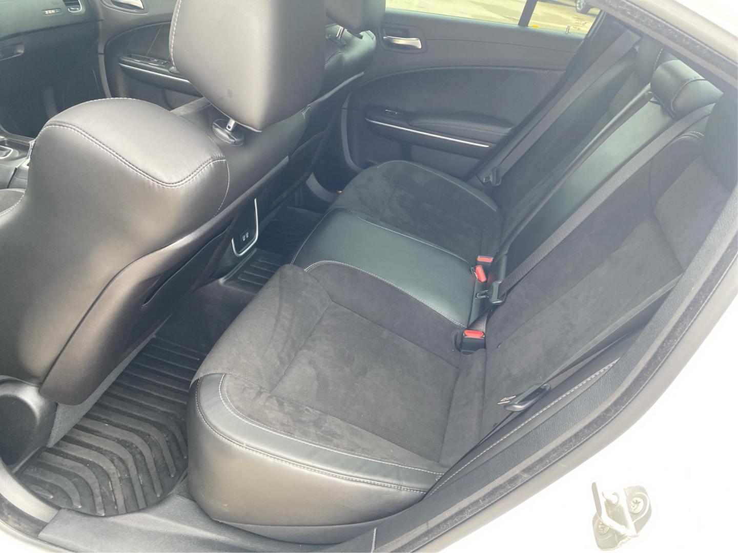 2023 WHITE DODGE CHARGER SCAT PACK (2C3CDXGJXPH) with an 6.4L engine, Automatic transmission, located at 908 SE 14th Street, Des Moines, IA, 50317, (515) 281-0330, 41.580303, -93.597046 - Photo#9