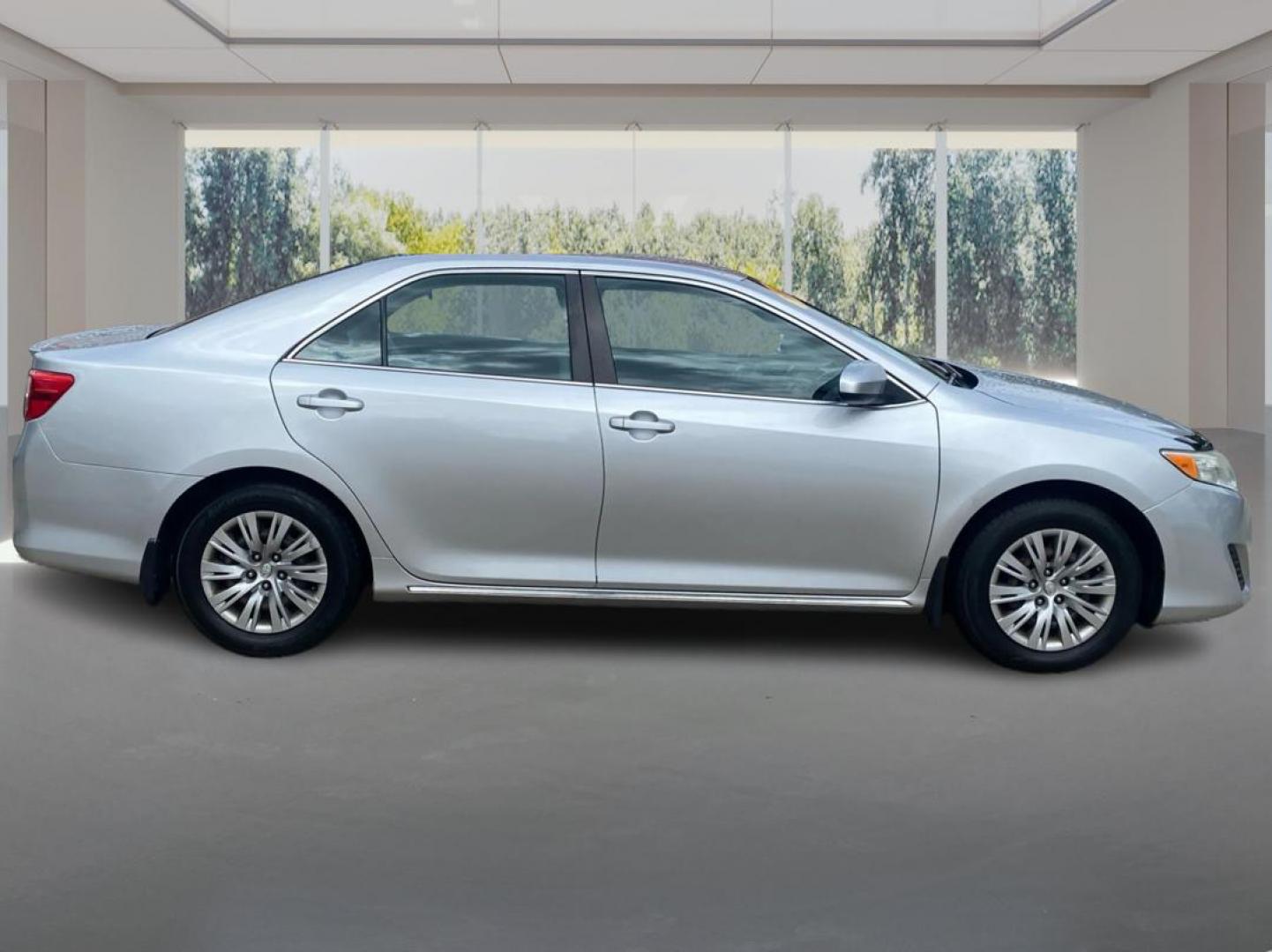 2012 SILVER TOYOTA CAMRY LE (4T1BF1FK4CU) with an 2.5L engine, Automatic transmission, located at 908 SE 14th Street, Des Moines, IA, 50317, (515) 281-0330, 41.580303, -93.597046 - Photo#1