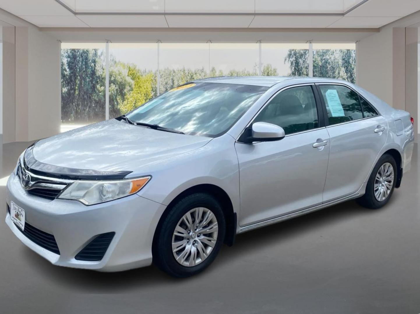 2012 SILVER TOYOTA CAMRY LE (4T1BF1FK4CU) with an 2.5L engine, Automatic transmission, located at 908 SE 14th Street, Des Moines, IA, 50317, (515) 281-0330, 41.580303, -93.597046 - Photo#7