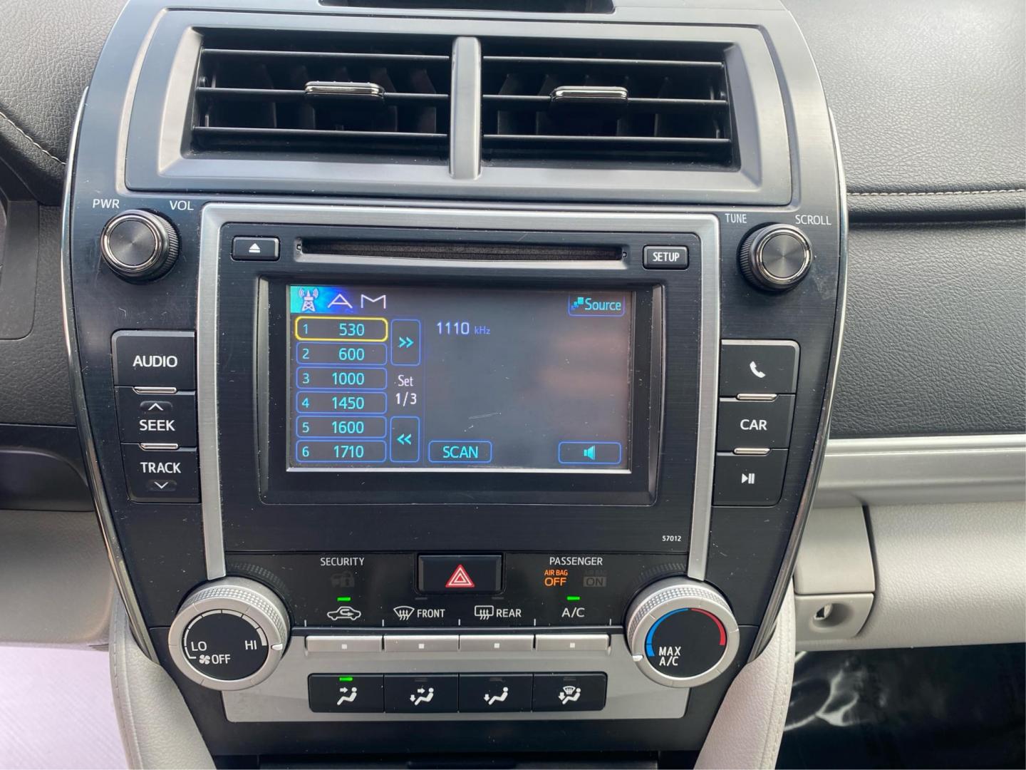 2012 SILVER TOYOTA CAMRY LE (4T1BF1FK4CU) with an 2.5L engine, Automatic transmission, located at 908 SE 14th Street, Des Moines, IA, 50317, (515) 281-0330, 41.580303, -93.597046 - Photo#13