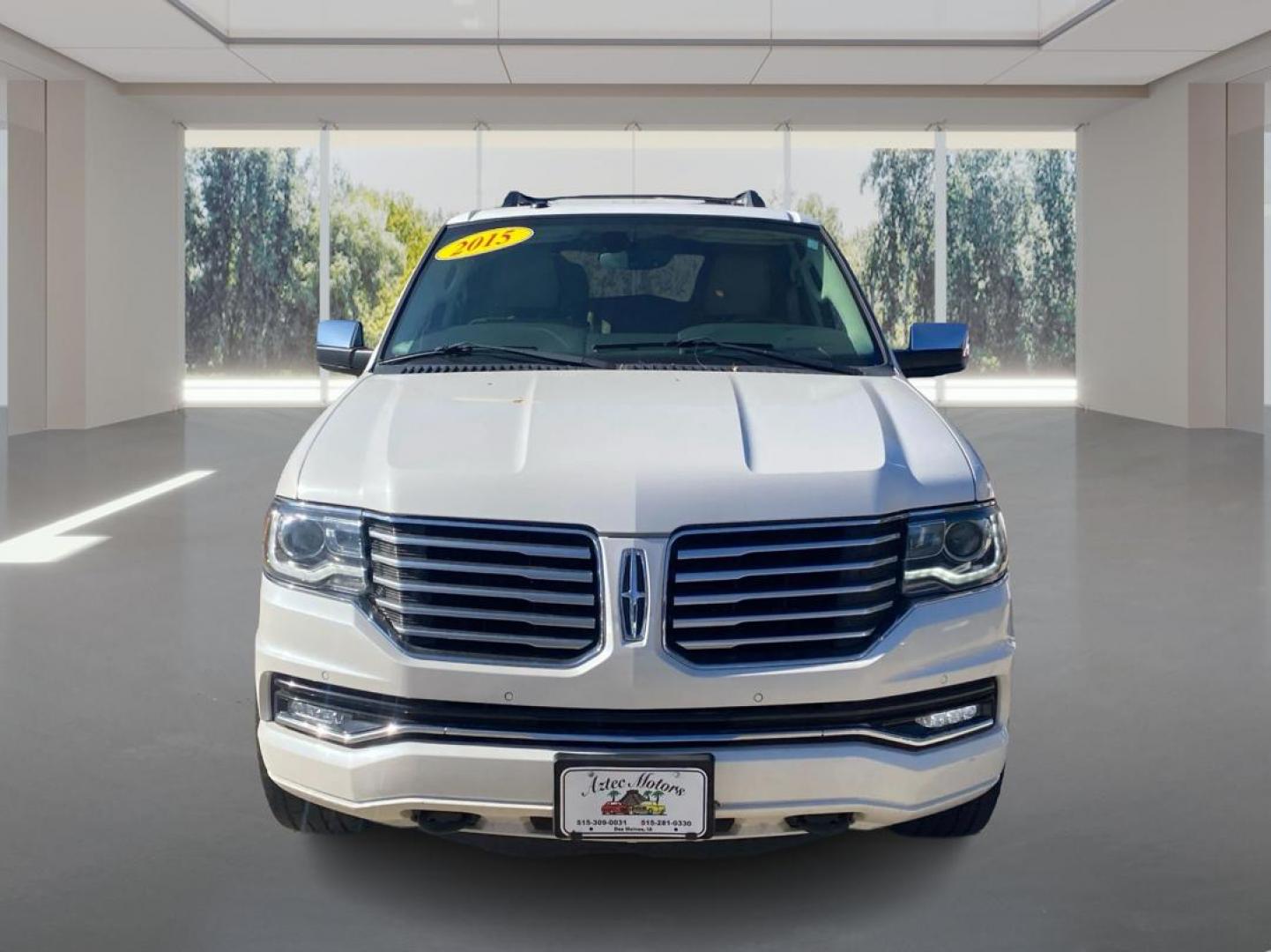 2015 WHITE LINCOLN NAVIGATOR (5LMJJ2JT4FE) with an 3.5L engine, Automatic transmission, located at 908 SE 14th Street, Des Moines, IA, 50317, (515) 281-0330, 41.580303, -93.597046 - Photo#6