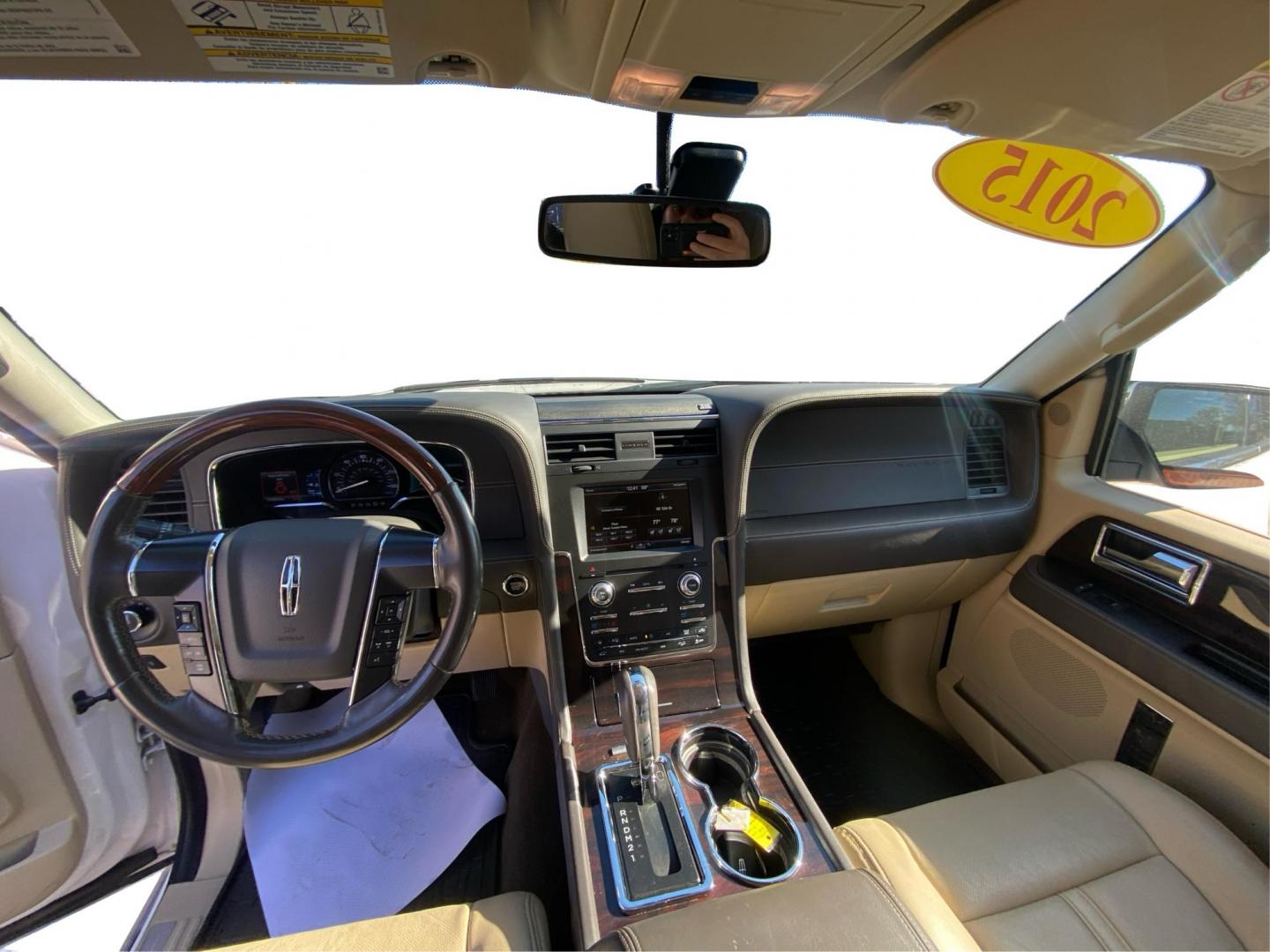 2015 WHITE LINCOLN NAVIGATOR (5LMJJ2JT4FE) with an 3.5L engine, Automatic transmission, located at 908 SE 14th Street, Des Moines, IA, 50317, (515) 281-0330, 41.580303, -93.597046 - Photo#22