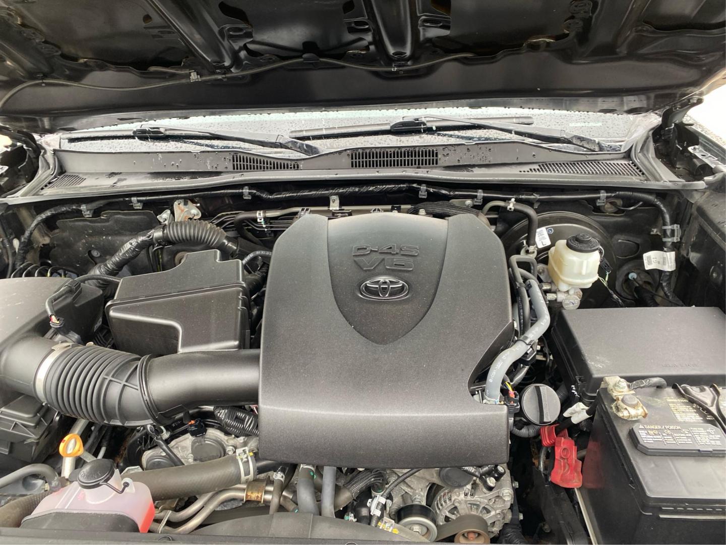 2019 GRAY TOYOTA TACOMA DOUBLE CAB SR (3TMCZ5AN8KM) with an 3.5L engine, Automatic transmission, located at 908 SE 14th Street, Des Moines, IA, 50317, (515) 281-0330, 41.580303, -93.597046 - Photo#10