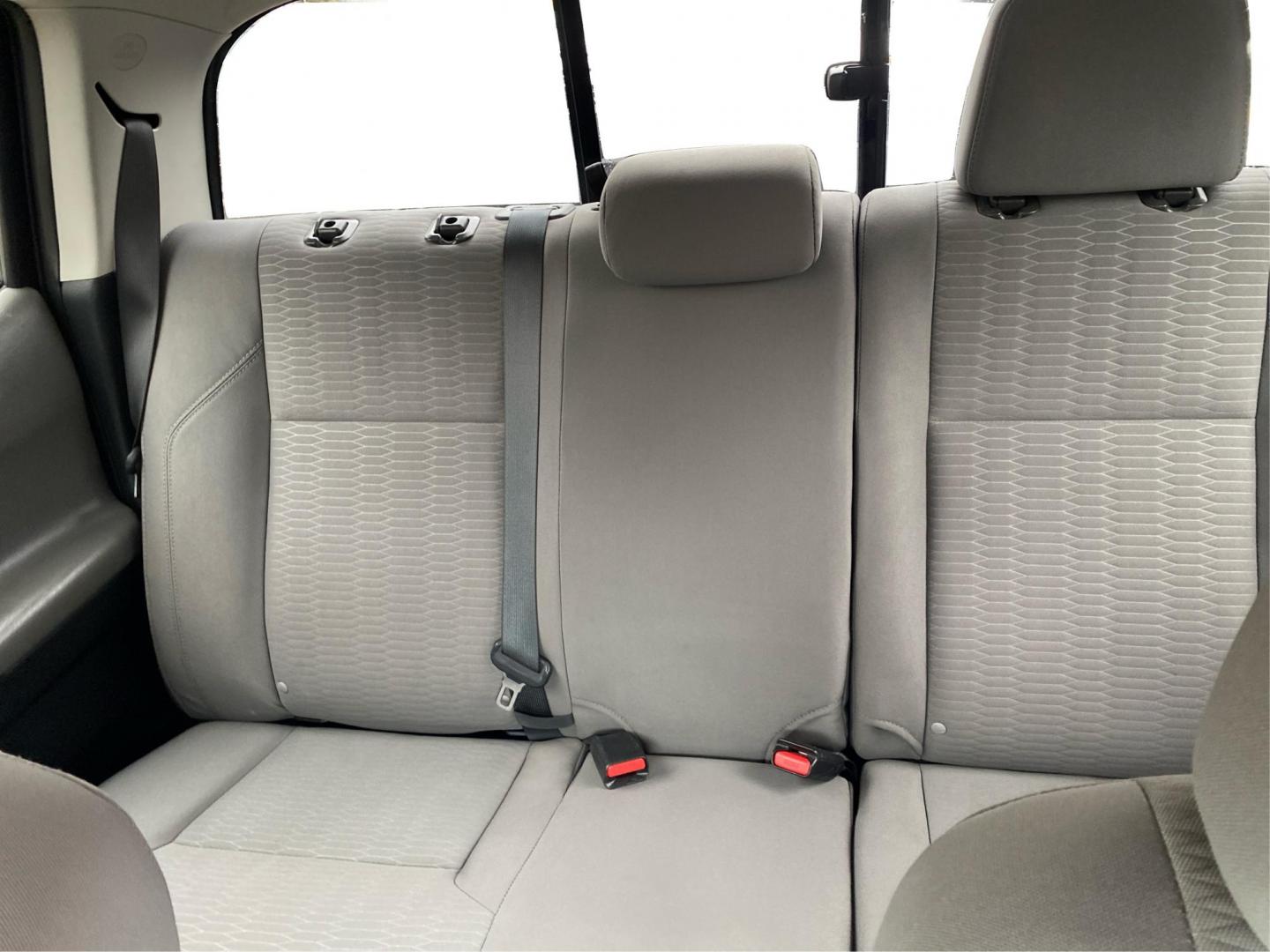 2019 GRAY TOYOTA TACOMA DOUBLE CAB SR (3TMCZ5AN8KM) with an 3.5L engine, Automatic transmission, located at 908 SE 14th Street, Des Moines, IA, 50317, (515) 281-0330, 41.580303, -93.597046 - Photo#13