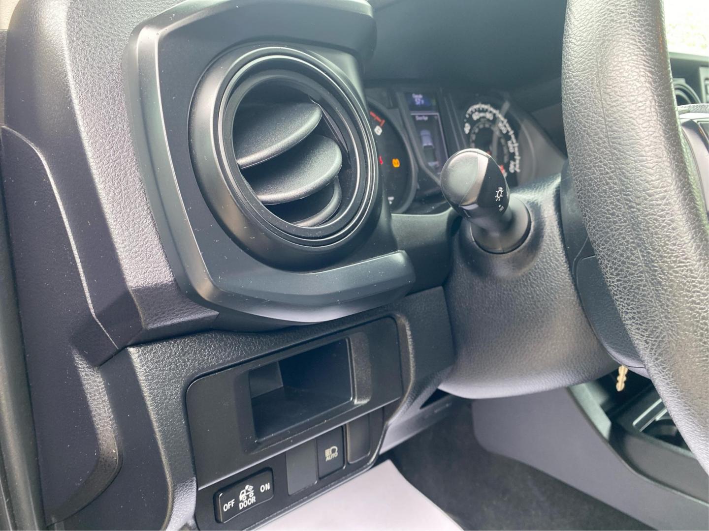 2019 GRAY TOYOTA TACOMA DOUBLE CAB SR (3TMCZ5AN8KM) with an 3.5L engine, Automatic transmission, located at 908 SE 14th Street, Des Moines, IA, 50317, (515) 281-0330, 41.580303, -93.597046 - Photo#16