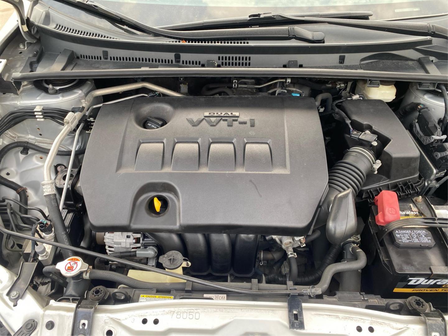 2018 SILVER TOYOTA COROLLA XLE (2T1BURHE6JC) with an 1.8L engine, Continuously Variable transmission, located at 908 SE 14th Street, Des Moines, IA, 50317, (515) 281-0330, 41.580303, -93.597046 - Photo#10