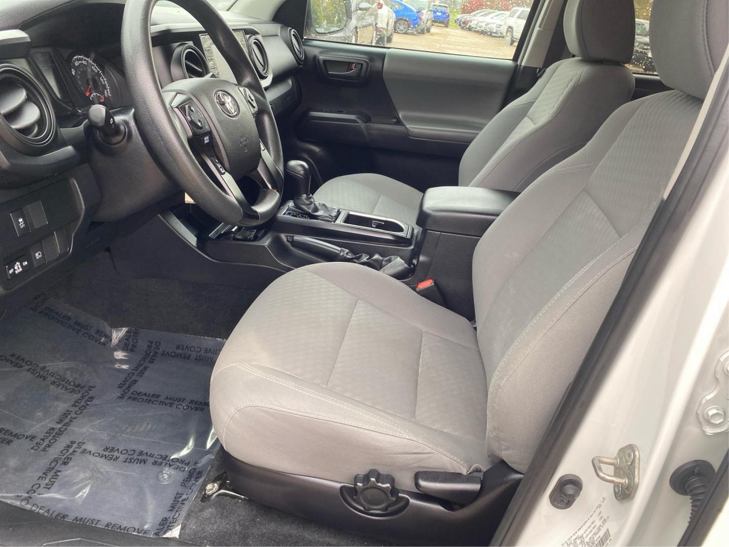 2021 WHITE TOYOTA TACOMA DOUBLE CAB (3TMCZ5AN6MM) with an 3.5L engine, Automatic transmission, located at 908 SE 14th Street, Des Moines, IA, 50317, (515) 281-0330, 41.580303, -93.597046 - Photo#8