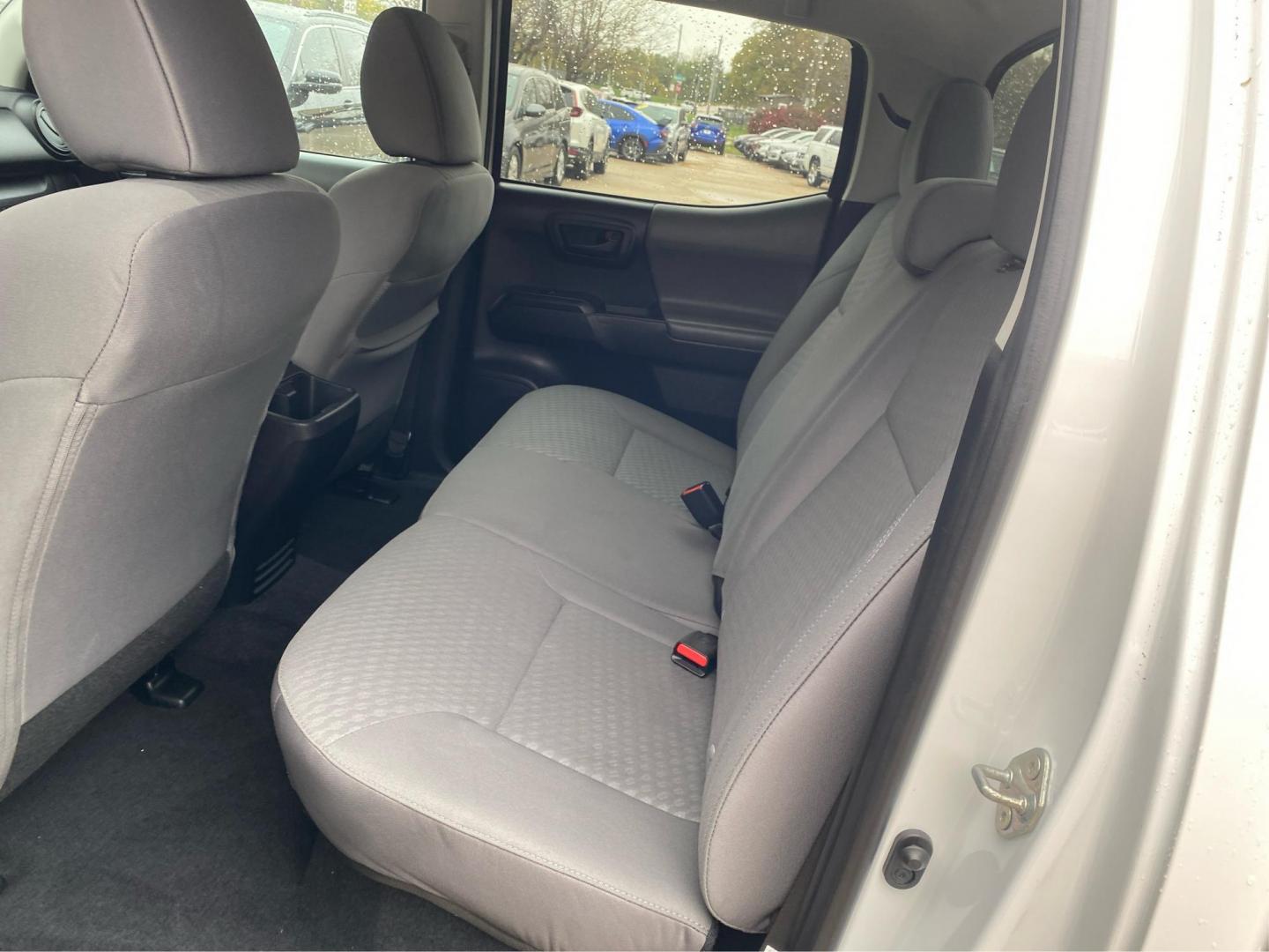 2021 WHITE TOYOTA TACOMA DOUBLE CAB (3TMCZ5AN6MM) with an 3.5L engine, Automatic transmission, located at 908 SE 14th Street, Des Moines, IA, 50317, (515) 281-0330, 41.580303, -93.597046 - Photo#9