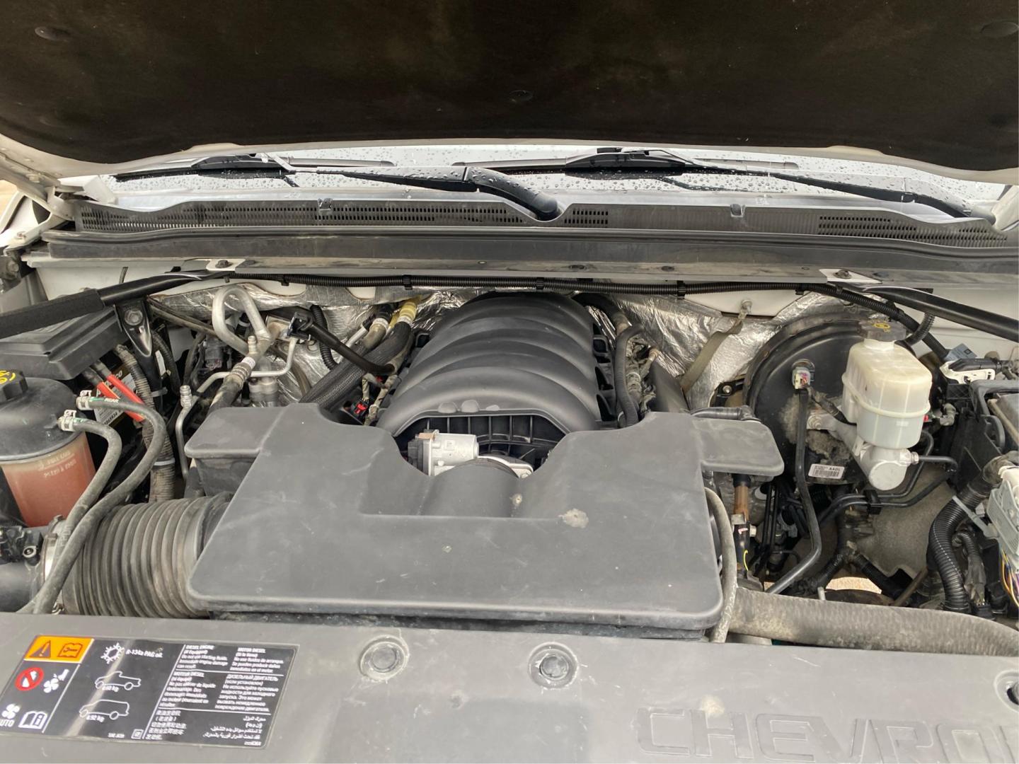 2016 WHITE CHEVROLET TAHOE 1500 LT (1GNSKBKC5GR) with an 5.3L engine, Automatic transmission, located at 908 SE 14th Street, Des Moines, IA, 50317, (515) 281-0330, 41.580303, -93.597046 - Photo#10