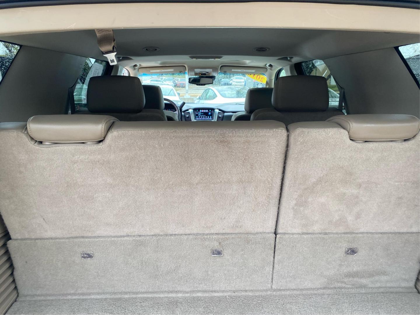 2016 WHITE CHEVROLET TAHOE 1500 LT (1GNSKBKC5GR) with an 5.3L engine, Automatic transmission, located at 908 SE 14th Street, Des Moines, IA, 50317, (515) 281-0330, 41.580303, -93.597046 - Photo#12