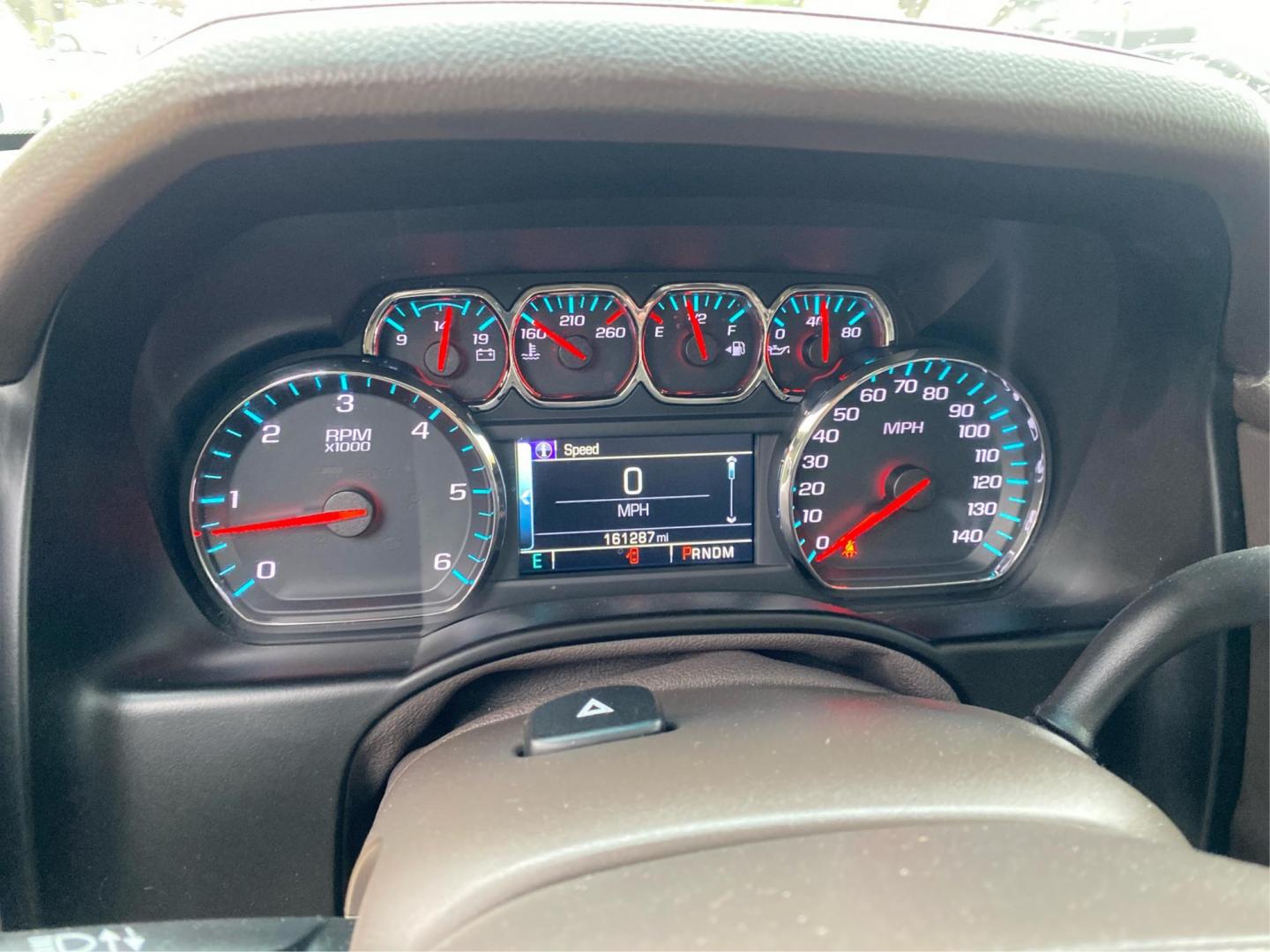 2016 WHITE CHEVROLET TAHOE 1500 LT (1GNSKBKC5GR) with an 5.3L engine, Automatic transmission, located at 908 SE 14th Street, Des Moines, IA, 50317, (515) 281-0330, 41.580303, -93.597046 - Photo#15