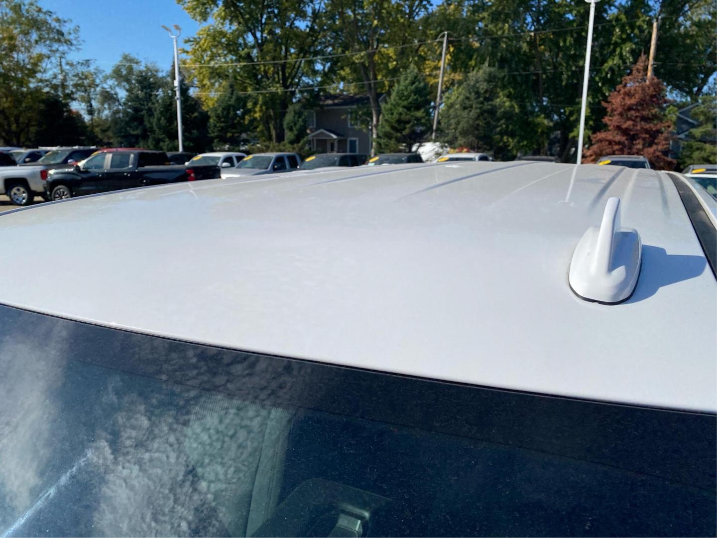 2021 WHITE CHEVROLET TAHOE 1500 (1GNSKLED5MR) with an 5.3L engine, Automatic transmission, located at 908 SE 14th Street, Des Moines, IA, 50317, (515) 281-0330, 41.580303, -93.597046 - Photo#11