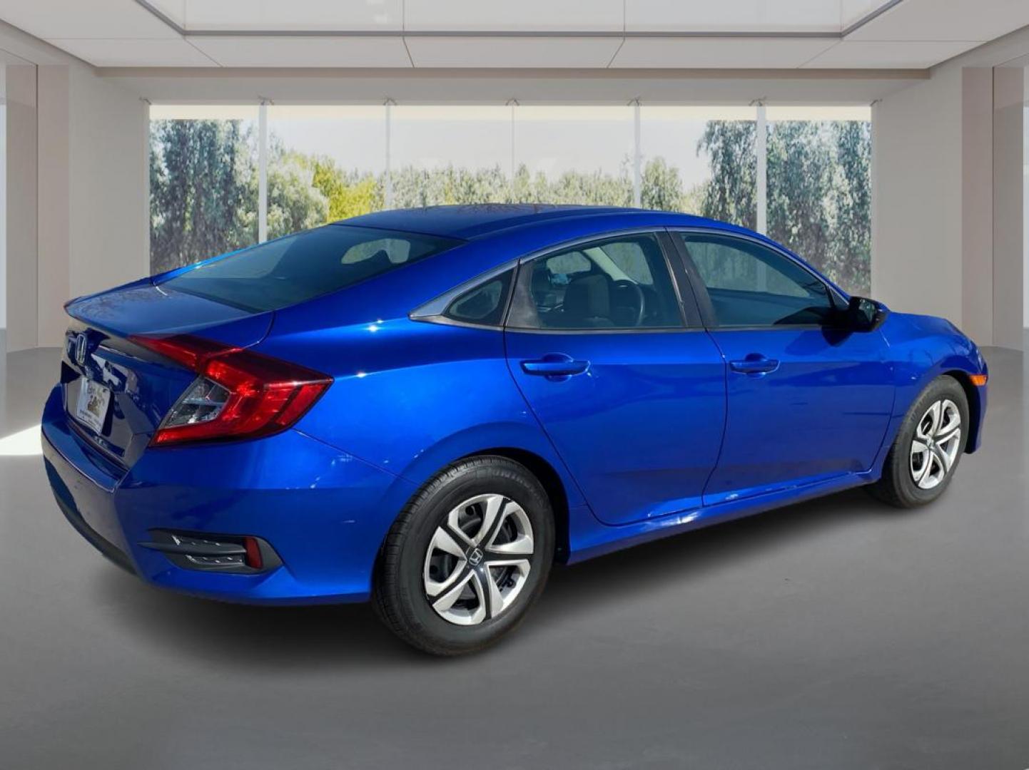 2018 BLUE HONDA CIVIC LX (19XFC2F55JE) with an 2.0L engine, Continuously Variable transmission, located at 908 SE 14th Street, Des Moines, IA, 50317, (515) 281-0330, 41.580303, -93.597046 - Photo#2