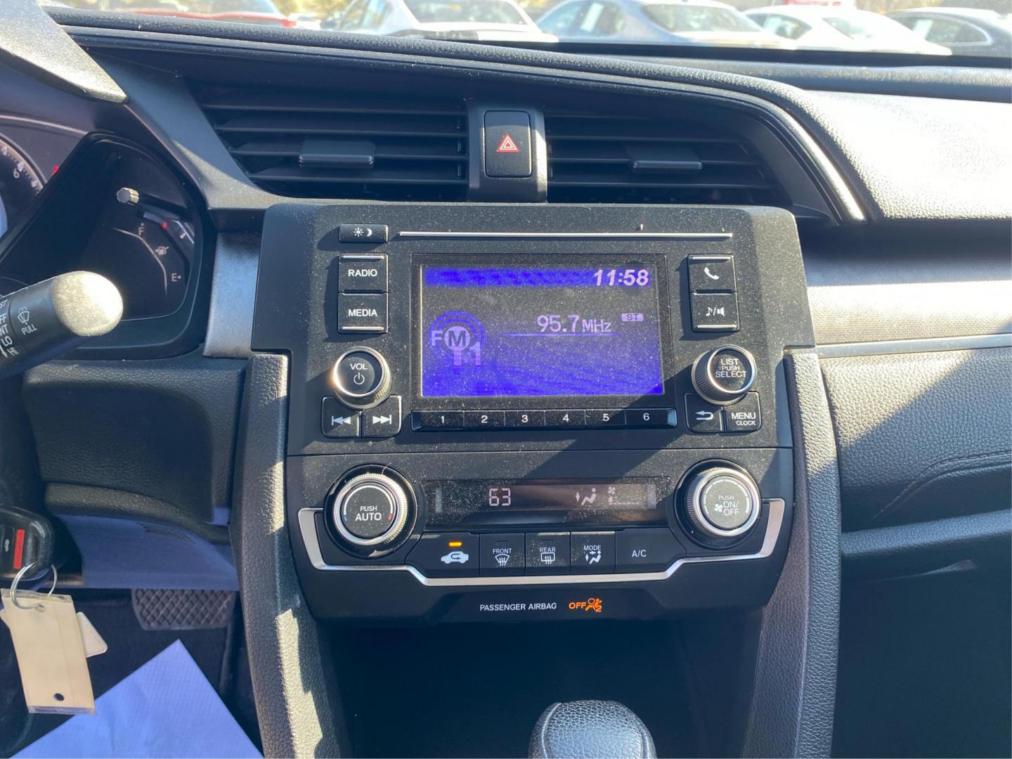 2018 BLUE HONDA CIVIC LX (19XFC2F55JE) with an 2.0L engine, Continuously Variable transmission, located at 908 SE 14th Street, Des Moines, IA, 50317, (515) 281-0330, 41.580303, -93.597046 - Photo#12