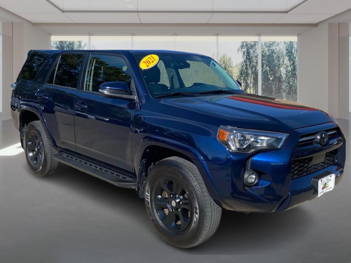 2021 BLUE TOYOTA 4RUNNER SR5/SR5 PREMIUM (JTENU5JR3M5) with an 4.0L engine, Automatic transmission, located at 908 SE 14th Street, Des Moines, IA, 50317, (515) 281-0330, 41.580303, -93.597046 - Photo#0