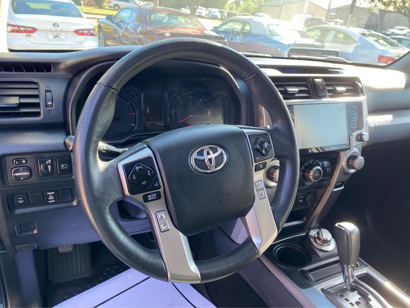 2021 BLUE TOYOTA 4RUNNER SR5/SR5 PREMIUM (JTENU5JR3M5) with an 4.0L engine, Automatic transmission, located at 908 SE 14th Street, Des Moines, IA, 50317, (515) 281-0330, 41.580303, -93.597046 - Photo#16