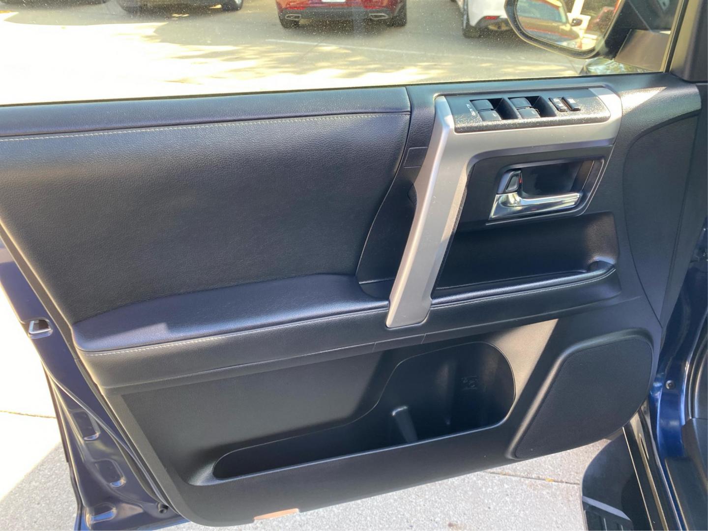 2021 BLUE TOYOTA 4RUNNER SR5/SR5 PREMIUM (JTENU5JR3M5) with an 4.0L engine, Automatic transmission, located at 908 SE 14th Street, Des Moines, IA, 50317, (515) 281-0330, 41.580303, -93.597046 - Photo#19