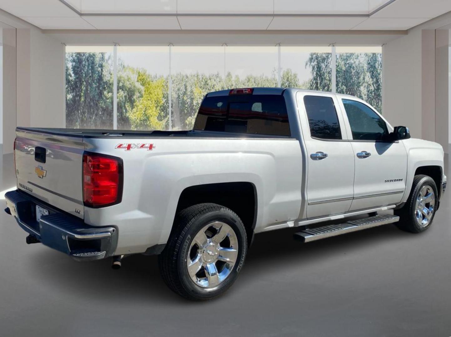 2014 SILVER CHEVROLET SILVERADO 1500 LTZ (1GCVKSEC5EZ) with an 5.3L engine, Automatic transmission, located at 908 SE 14th Street, Des Moines, IA, 50317, (515) 281-0330, 41.580303, -93.597046 - Photo#2