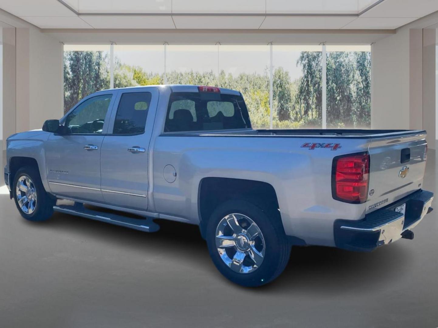 2014 SILVER CHEVROLET SILVERADO 1500 LTZ (1GCVKSEC5EZ) with an 5.3L engine, Automatic transmission, located at 908 SE 14th Street, Des Moines, IA, 50317, (515) 281-0330, 41.580303, -93.597046 - Photo#4