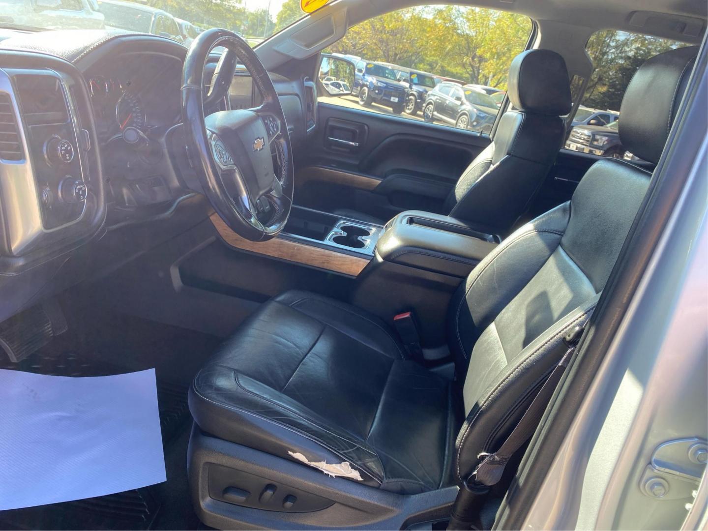 2014 SILVER CHEVROLET SILVERADO 1500 LTZ (1GCVKSEC5EZ) with an 5.3L engine, Automatic transmission, located at 908 SE 14th Street, Des Moines, IA, 50317, (515) 281-0330, 41.580303, -93.597046 - Photo#8