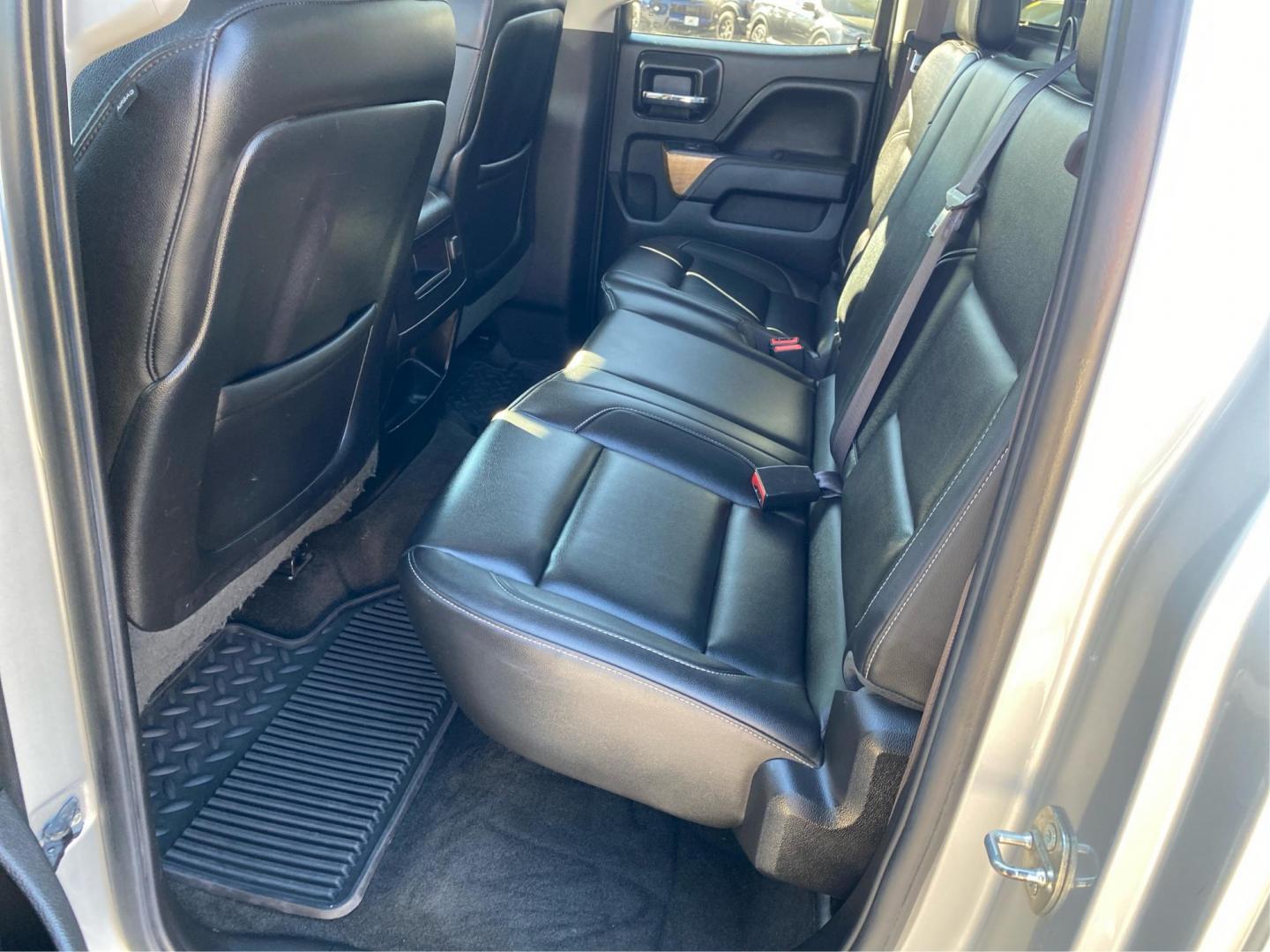 2014 SILVER CHEVROLET SILVERADO 1500 LTZ (1GCVKSEC5EZ) with an 5.3L engine, Automatic transmission, located at 908 SE 14th Street, Des Moines, IA, 50317, (515) 281-0330, 41.580303, -93.597046 - Photo#9