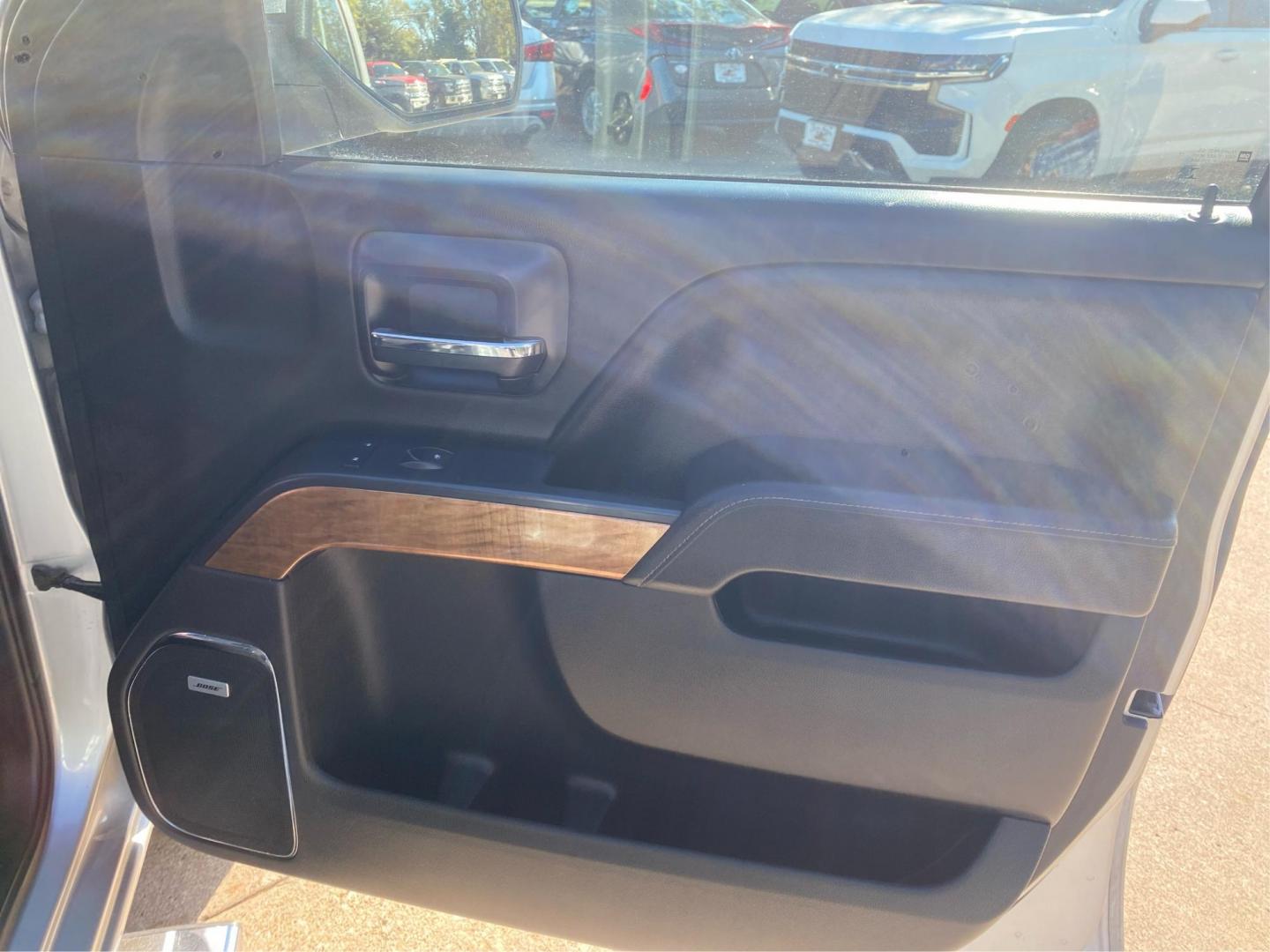 2014 SILVER CHEVROLET SILVERADO 1500 LTZ (1GCVKSEC5EZ) with an 5.3L engine, Automatic transmission, located at 908 SE 14th Street, Des Moines, IA, 50317, (515) 281-0330, 41.580303, -93.597046 - Photo#19