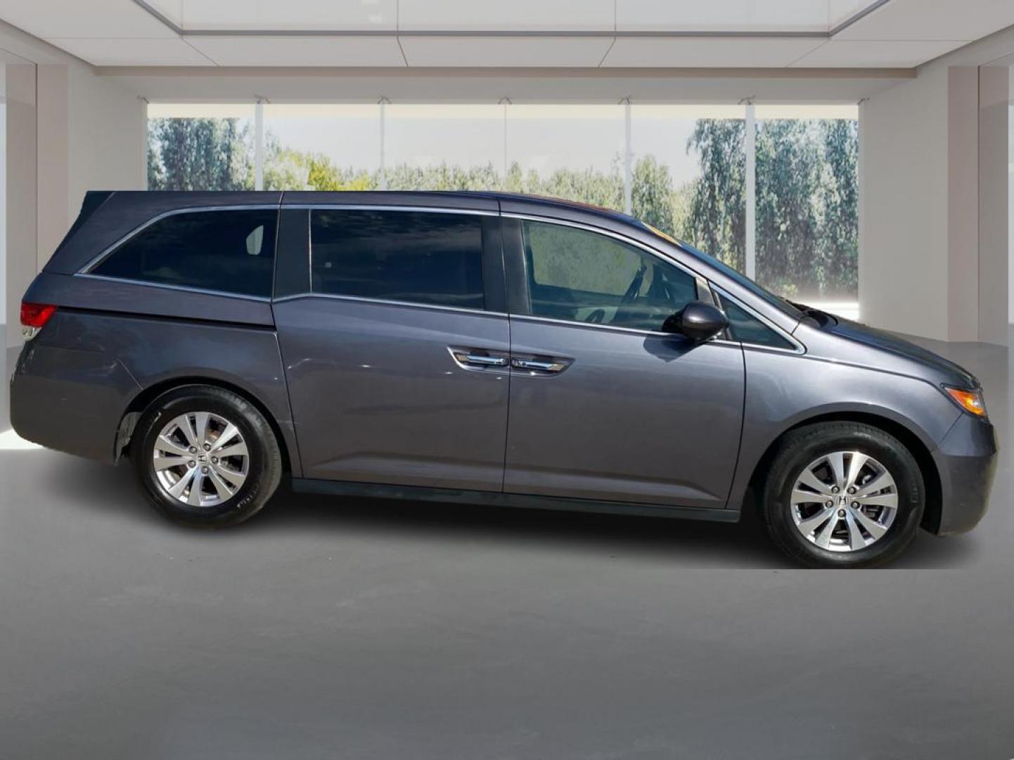 2016 GRAY HONDA ODYSSEY EXL (5FNRL5H68GB) with an 3.5L engine, Automatic transmission, located at 908 SE 14th Street, Des Moines, IA, 50317, (515) 281-0330, 41.580303, -93.597046 - Photo#1