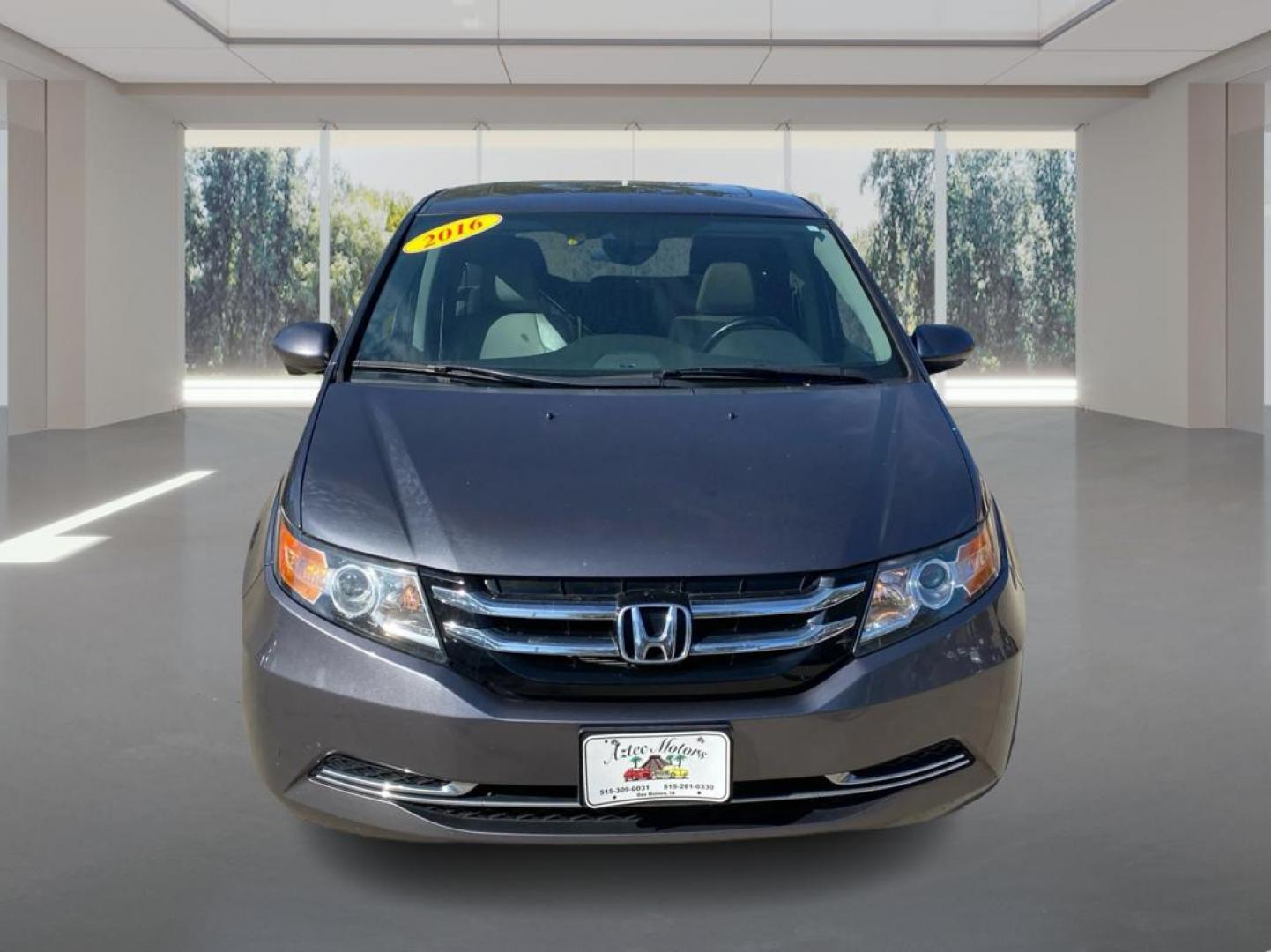 2016 GRAY HONDA ODYSSEY EXL (5FNRL5H68GB) with an 3.5L engine, Automatic transmission, located at 908 SE 14th Street, Des Moines, IA, 50317, (515) 281-0330, 41.580303, -93.597046 - Photo#6