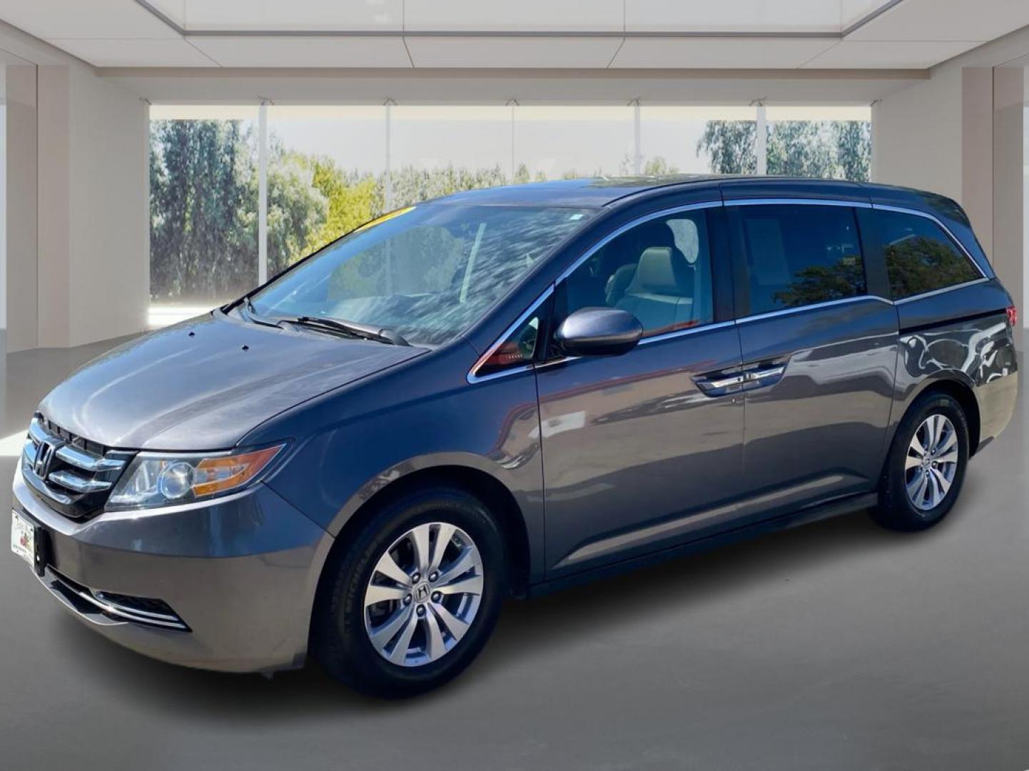 2016 GRAY HONDA ODYSSEY EXL (5FNRL5H68GB) with an 3.5L engine, Automatic transmission, located at 908 SE 14th Street, Des Moines, IA, 50317, (515) 281-0330, 41.580303, -93.597046 - Photo#7