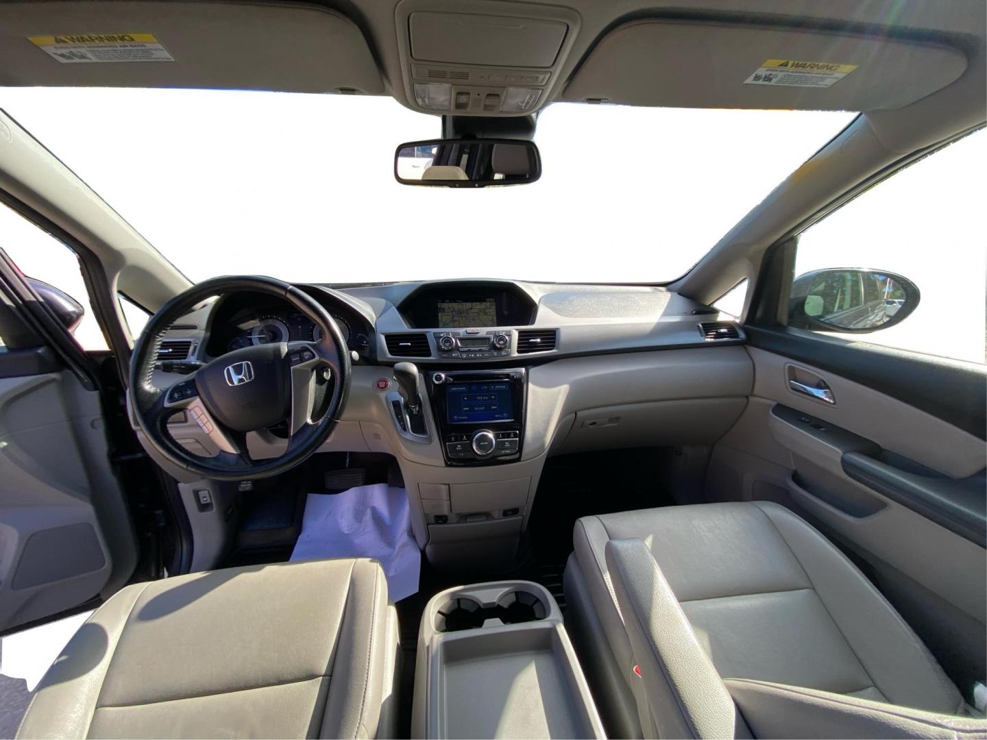 2016 GRAY HONDA ODYSSEY EXL (5FNRL5H68GB) with an 3.5L engine, Automatic transmission, located at 908 SE 14th Street, Des Moines, IA, 50317, (515) 281-0330, 41.580303, -93.597046 - Photo#22