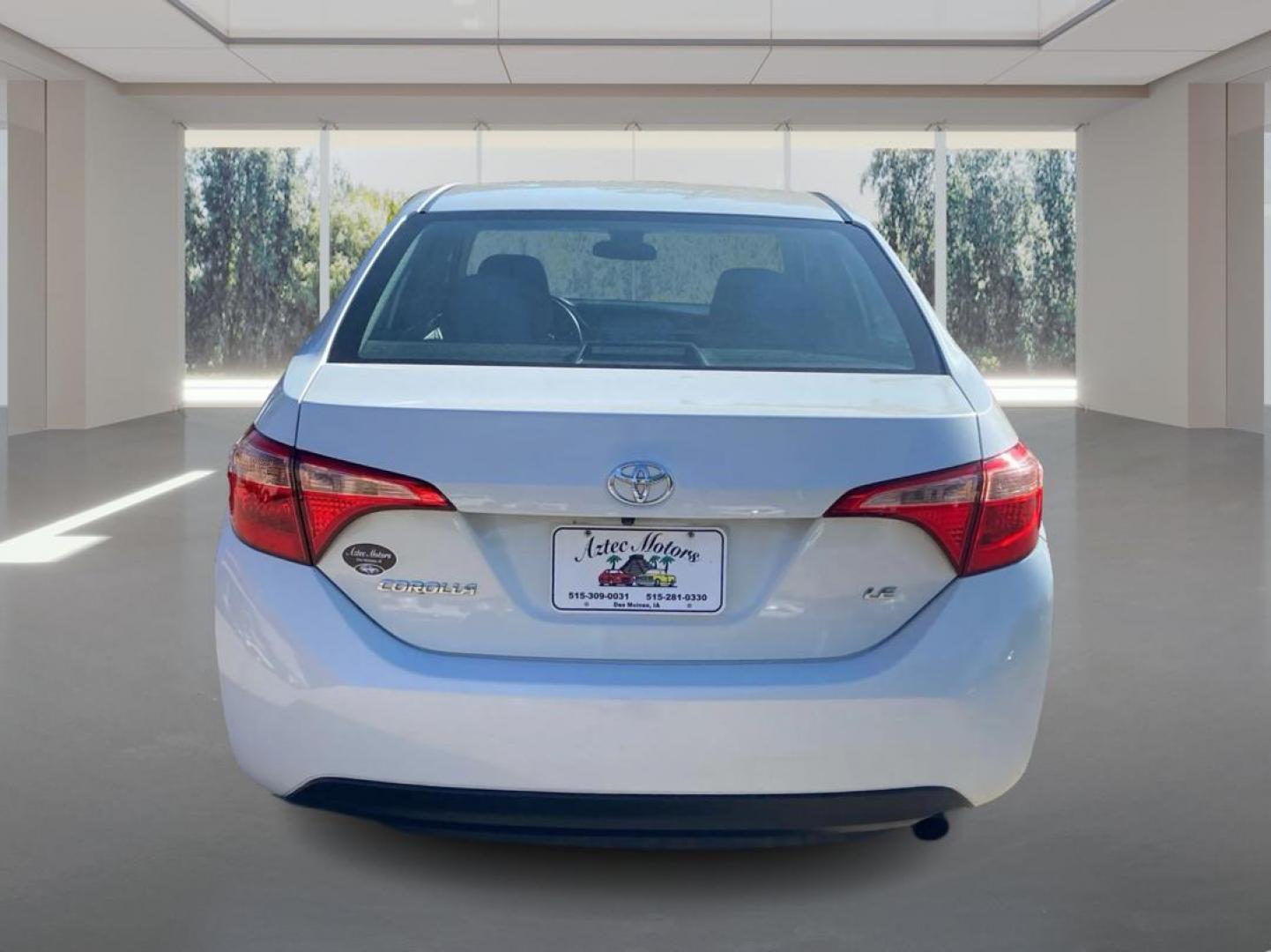 2018 WHITE TOYOTA COROLLA L (5YFBURHE5JP) with an 1.8L engine, Continuously Variable transmission, located at 908 SE 14th Street, Des Moines, IA, 50317, (515) 281-0330, 41.580303, -93.597046 - Photo#3
