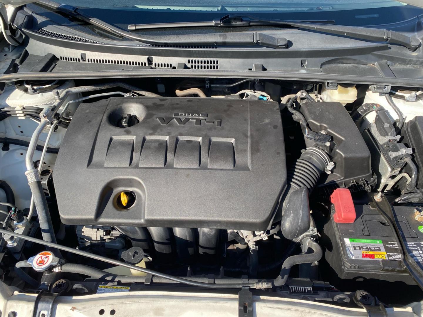2018 WHITE TOYOTA COROLLA L (5YFBURHE5JP) with an 1.8L engine, Continuously Variable transmission, located at 908 SE 14th Street, Des Moines, IA, 50317, (515) 281-0330, 41.580303, -93.597046 - Photo#10