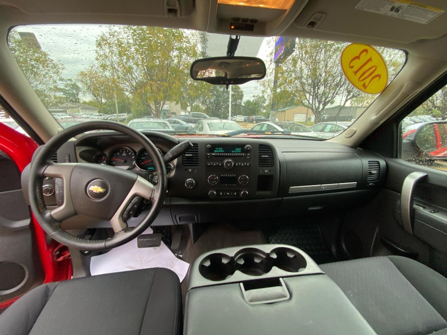 2013 RED CHEVROLET SILVERADO 1500 LT (3GCPKSE76DG) with an 5.3L engine, Automatic transmission, located at 908 SE 14th Street, Des Moines, IA, 50317, (515) 281-0330, 41.580303, -93.597046 - Photo#20