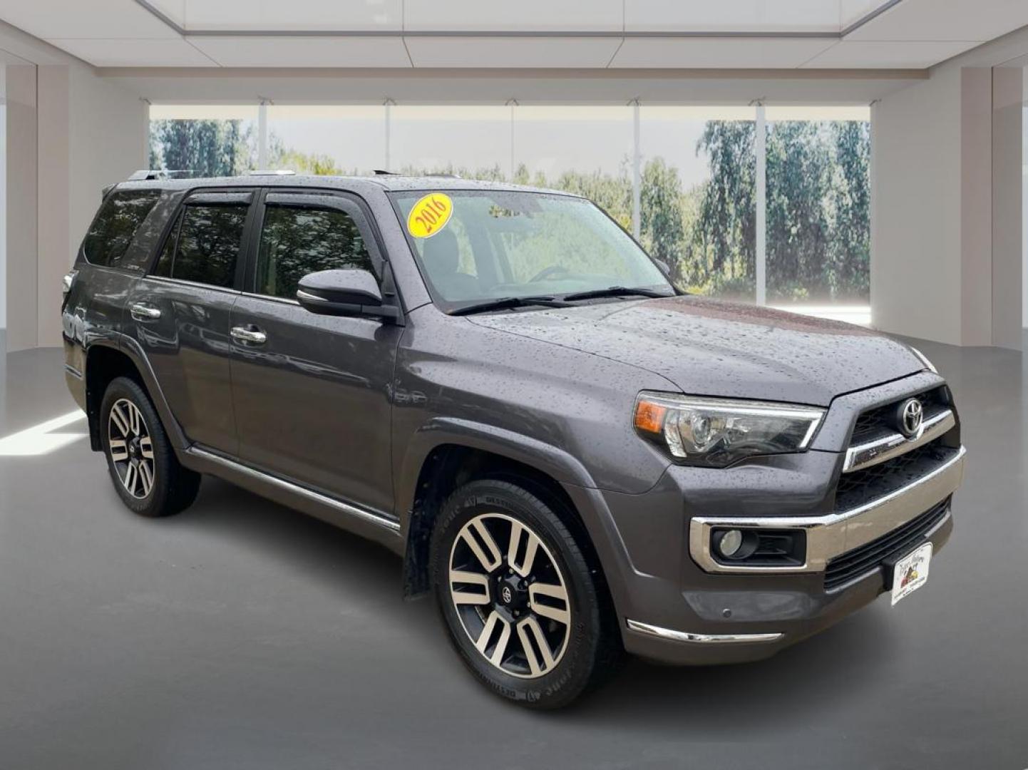 2016 GRAY TOYOTA 4RUNNER SR5/SR5 PREMIUM (JTEBU5JR1G5) with an 4.0L engine, Automatic transmission, located at 908 SE 14th Street, Des Moines, IA, 50317, (515) 281-0330, 41.580303, -93.597046 - Photo#0