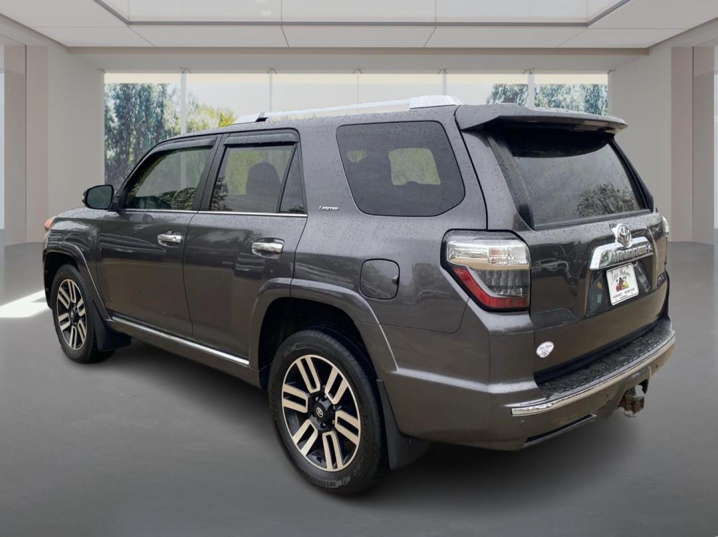 2016 GRAY TOYOTA 4RUNNER SR5/SR5 PREMIUM (JTEBU5JR1G5) with an 4.0L engine, Automatic transmission, located at 908 SE 14th Street, Des Moines, IA, 50317, (515) 281-0330, 41.580303, -93.597046 - Photo#4