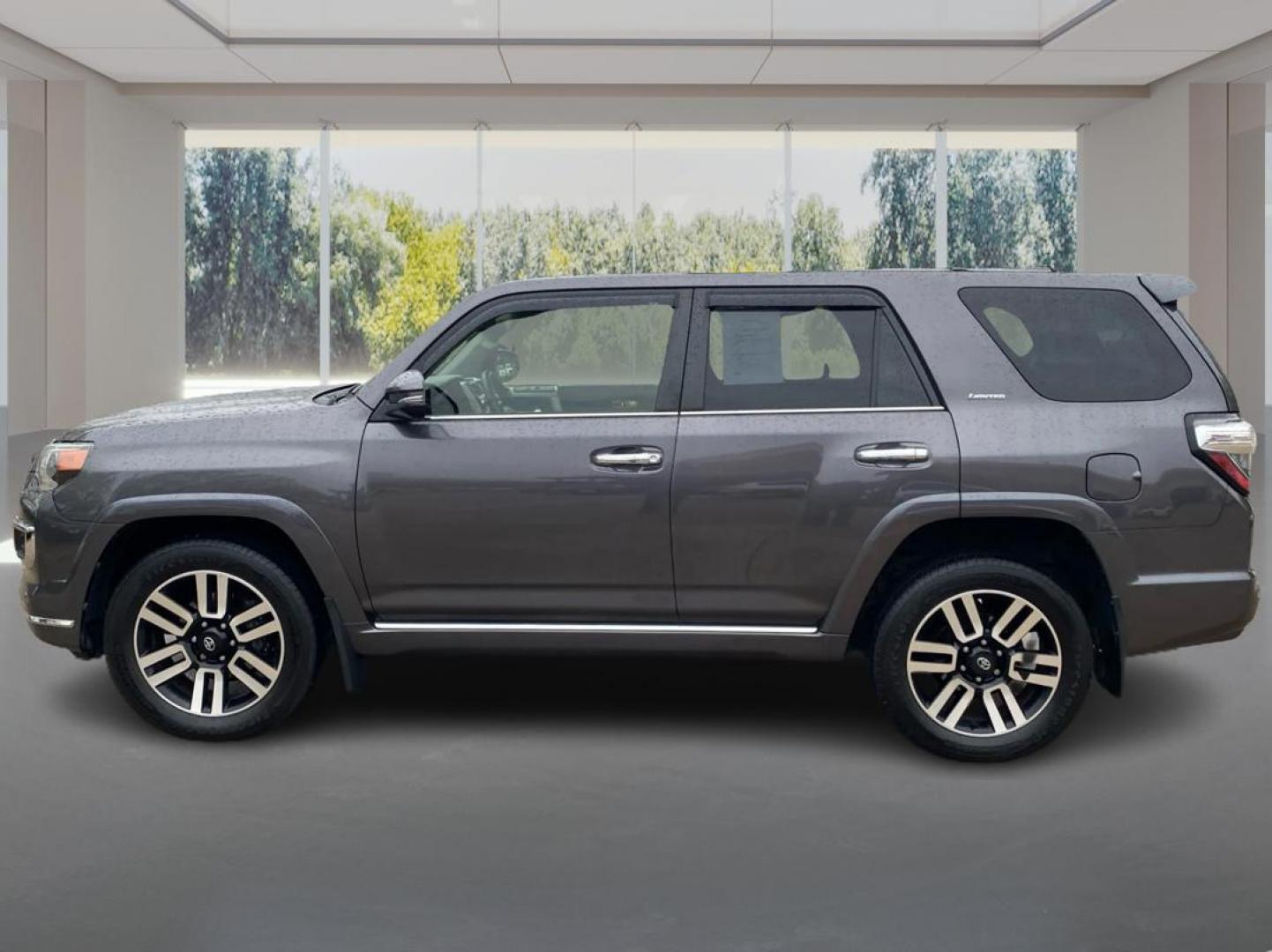 2016 GRAY TOYOTA 4RUNNER SR5/SR5 PREMIUM (JTEBU5JR1G5) with an 4.0L engine, Automatic transmission, located at 908 SE 14th Street, Des Moines, IA, 50317, (515) 281-0330, 41.580303, -93.597046 - Photo#5