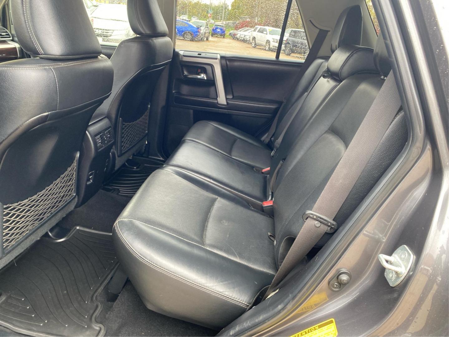 2016 GRAY TOYOTA 4RUNNER SR5/SR5 PREMIUM (JTEBU5JR1G5) with an 4.0L engine, Automatic transmission, located at 908 SE 14th Street, Des Moines, IA, 50317, (515) 281-0330, 41.580303, -93.597046 - Photo#9