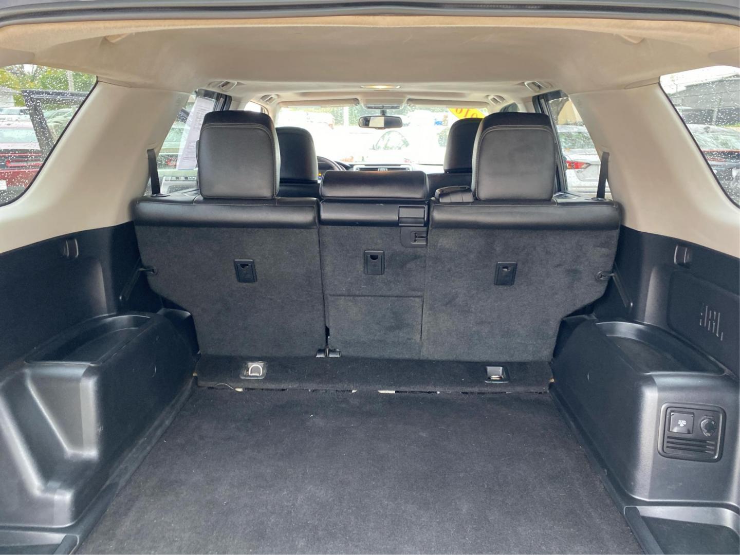 2016 GRAY TOYOTA 4RUNNER SR5/SR5 PREMIUM (JTEBU5JR1G5) with an 4.0L engine, Automatic transmission, located at 908 SE 14th Street, Des Moines, IA, 50317, (515) 281-0330, 41.580303, -93.597046 - Photo#12