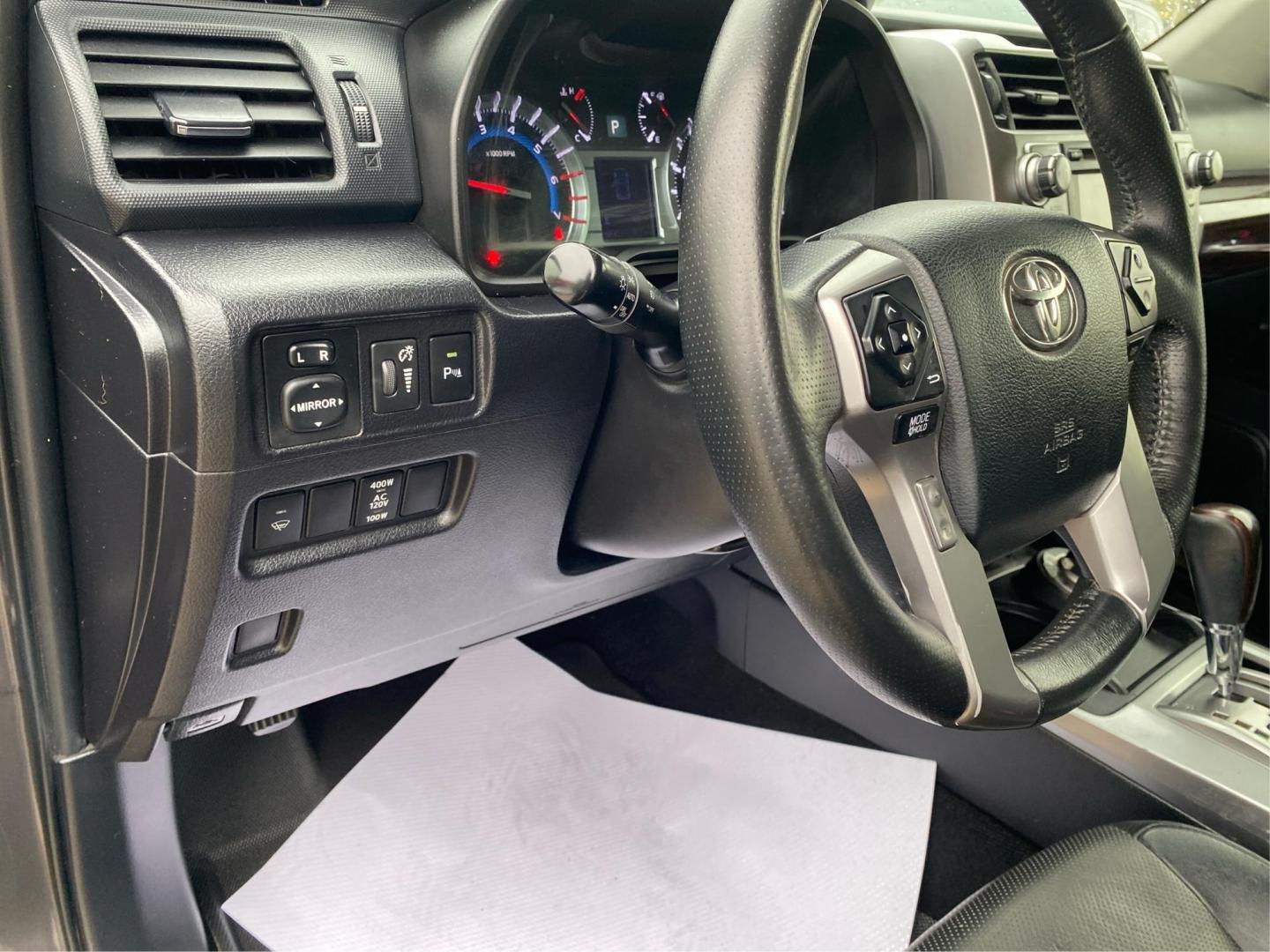 2016 GRAY TOYOTA 4RUNNER SR5/SR5 PREMIUM (JTEBU5JR1G5) with an 4.0L engine, Automatic transmission, located at 908 SE 14th Street, Des Moines, IA, 50317, (515) 281-0330, 41.580303, -93.597046 - Photo#17