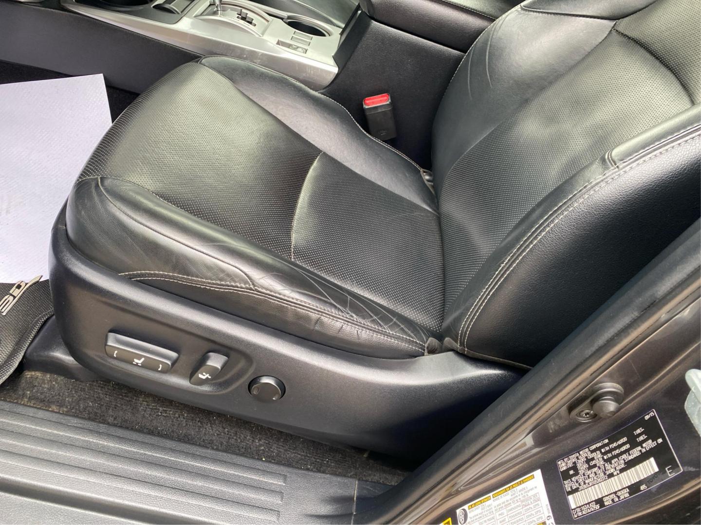 2016 GRAY TOYOTA 4RUNNER SR5/SR5 PREMIUM (JTEBU5JR1G5) with an 4.0L engine, Automatic transmission, located at 908 SE 14th Street, Des Moines, IA, 50317, (515) 281-0330, 41.580303, -93.597046 - Photo#18