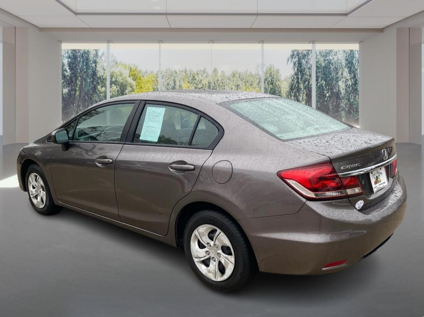 2015 GRAY HONDA CIVIC LX (19XFB2F53FE) with an 1.8L engine, Continuously Variable transmission, located at 908 SE 14th Street, Des Moines, IA, 50317, (515) 281-0330, 41.580303, -93.597046 - Photo#4